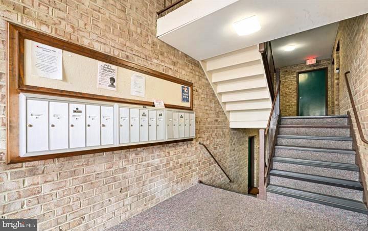 HYDE PARK - Residential Lease