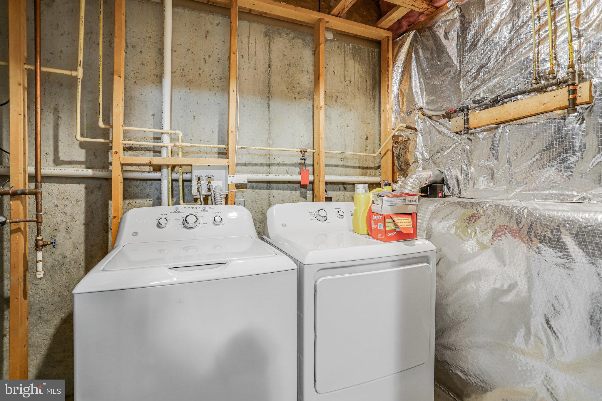 BALLENGER CROSSING - Residential Lease