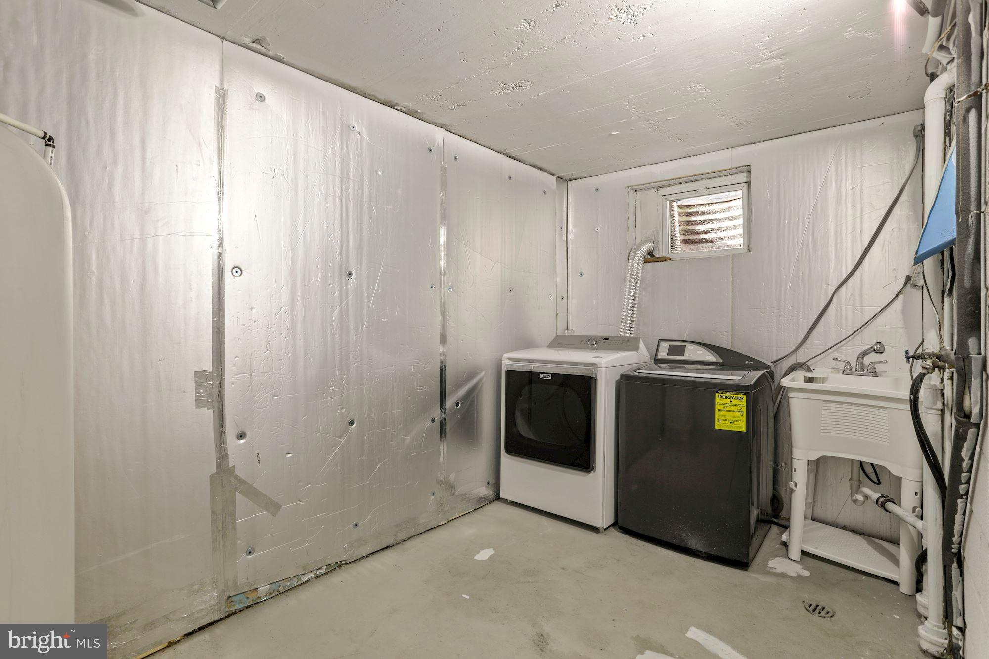 CLOISTERS OF FAIRFAX - Residential Lease