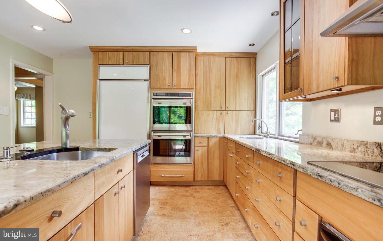 CLOISTERS OF FAIRFAX - Residential Lease