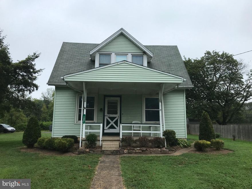 Cute 3 bedroom 1 bath home for rent in Daniel Boone Schools.