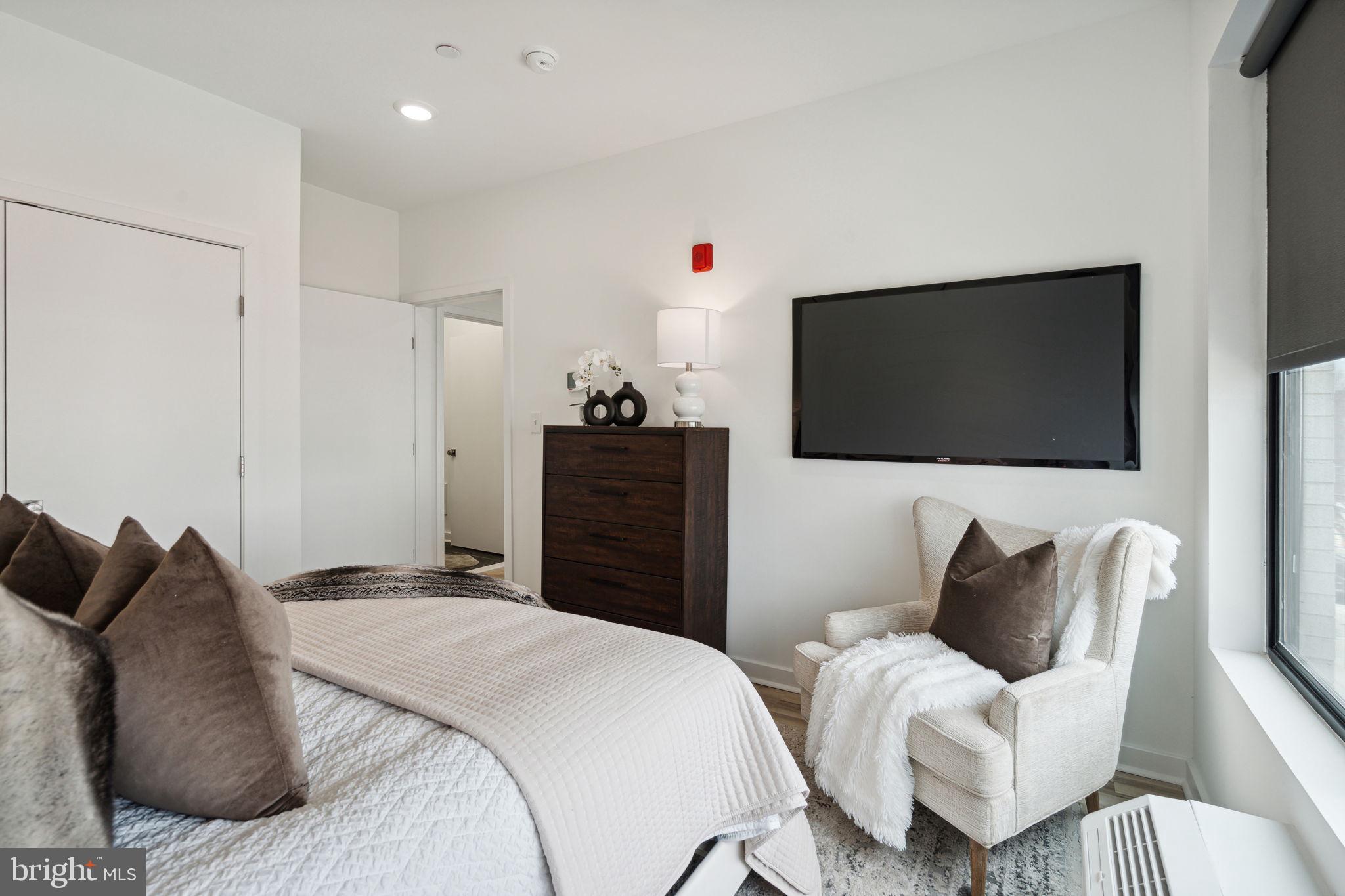 NORRIS SQUARE - Residential Lease