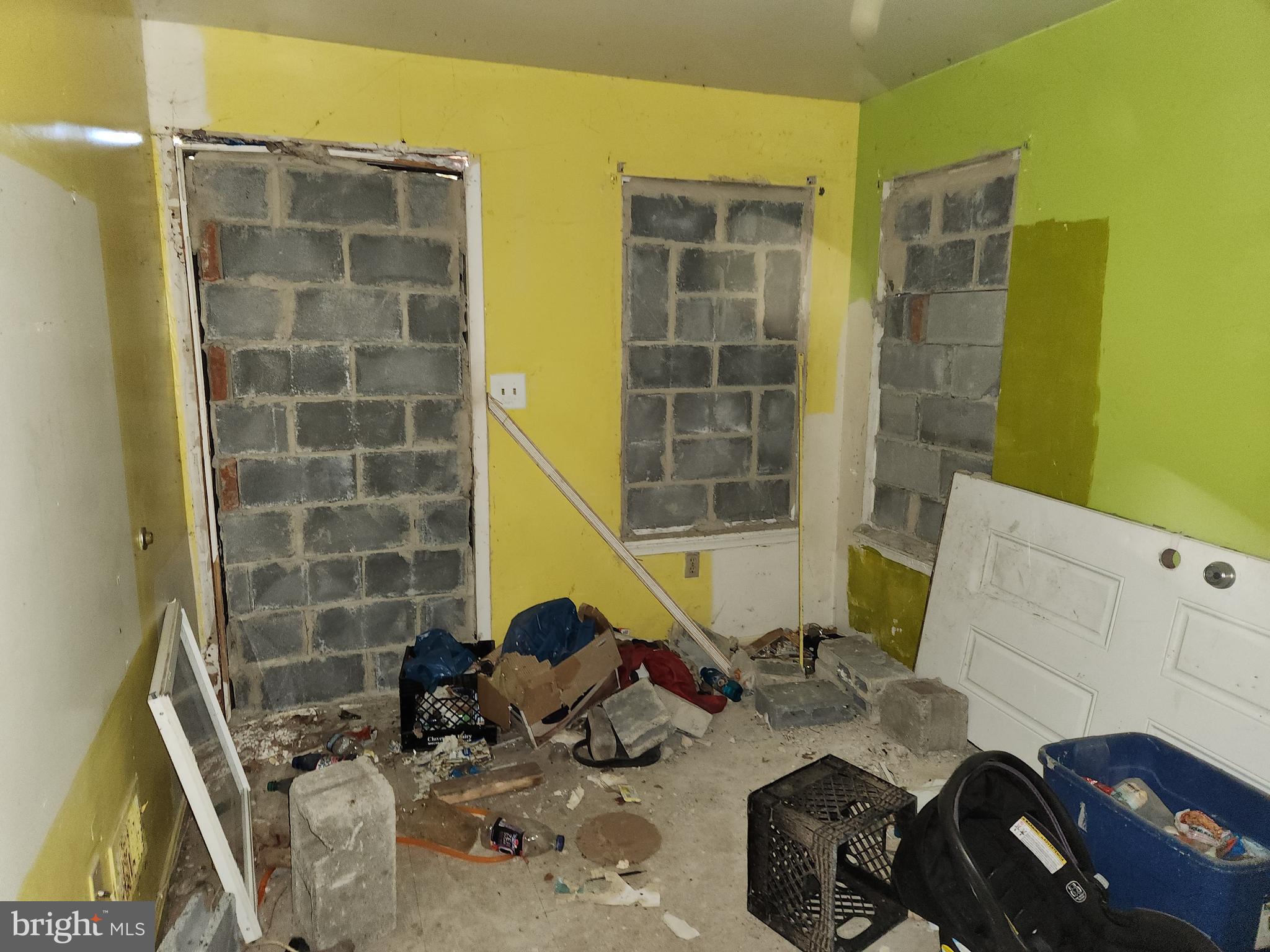 SANDTOWN-WINCHESTER - Residential