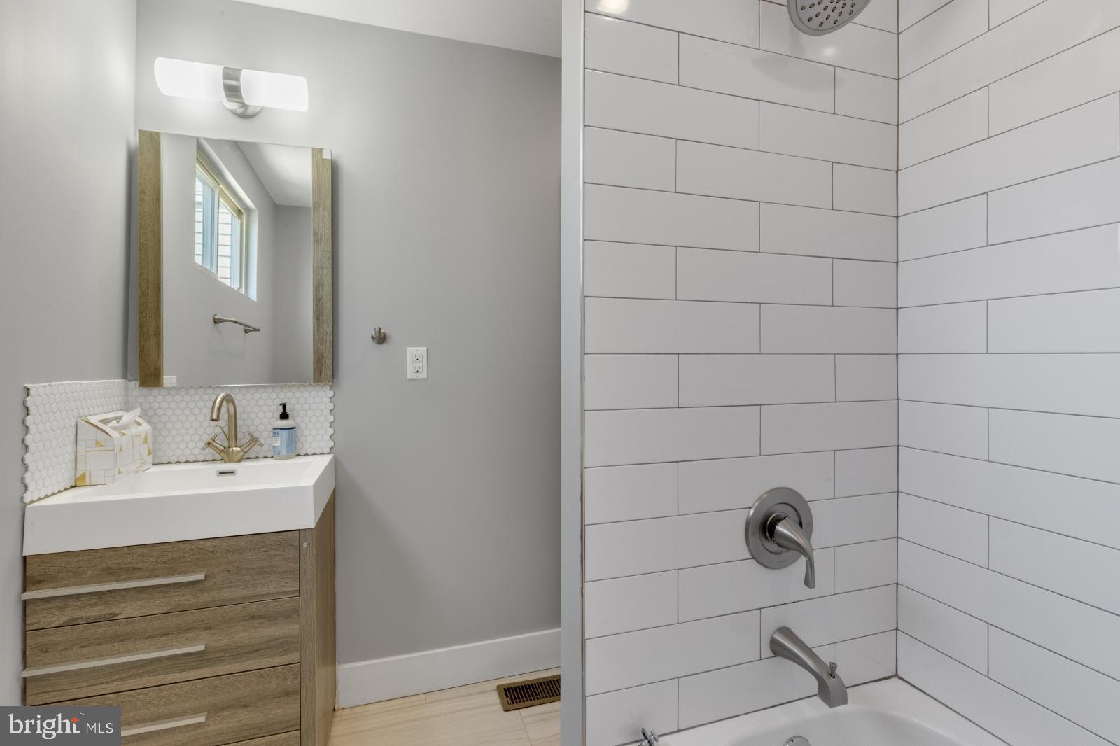 PENNSPORT - Residential Lease