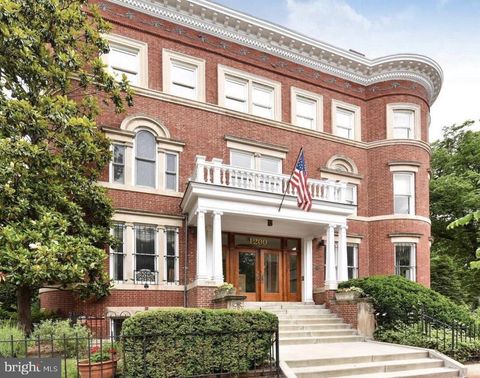 1202 EAST CAPITOL STREET NE 1 WASHINGTON DC 20002