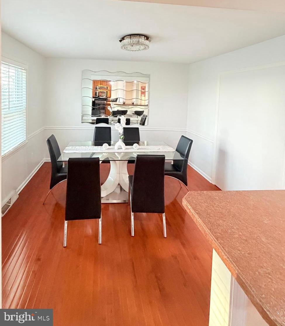 OLDE LEACOCK VILLAGE - Residential