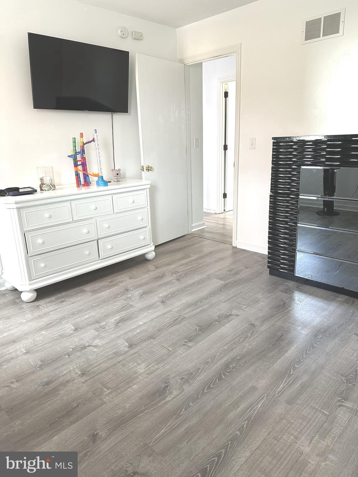 OLDE LEACOCK VILLAGE - Residential