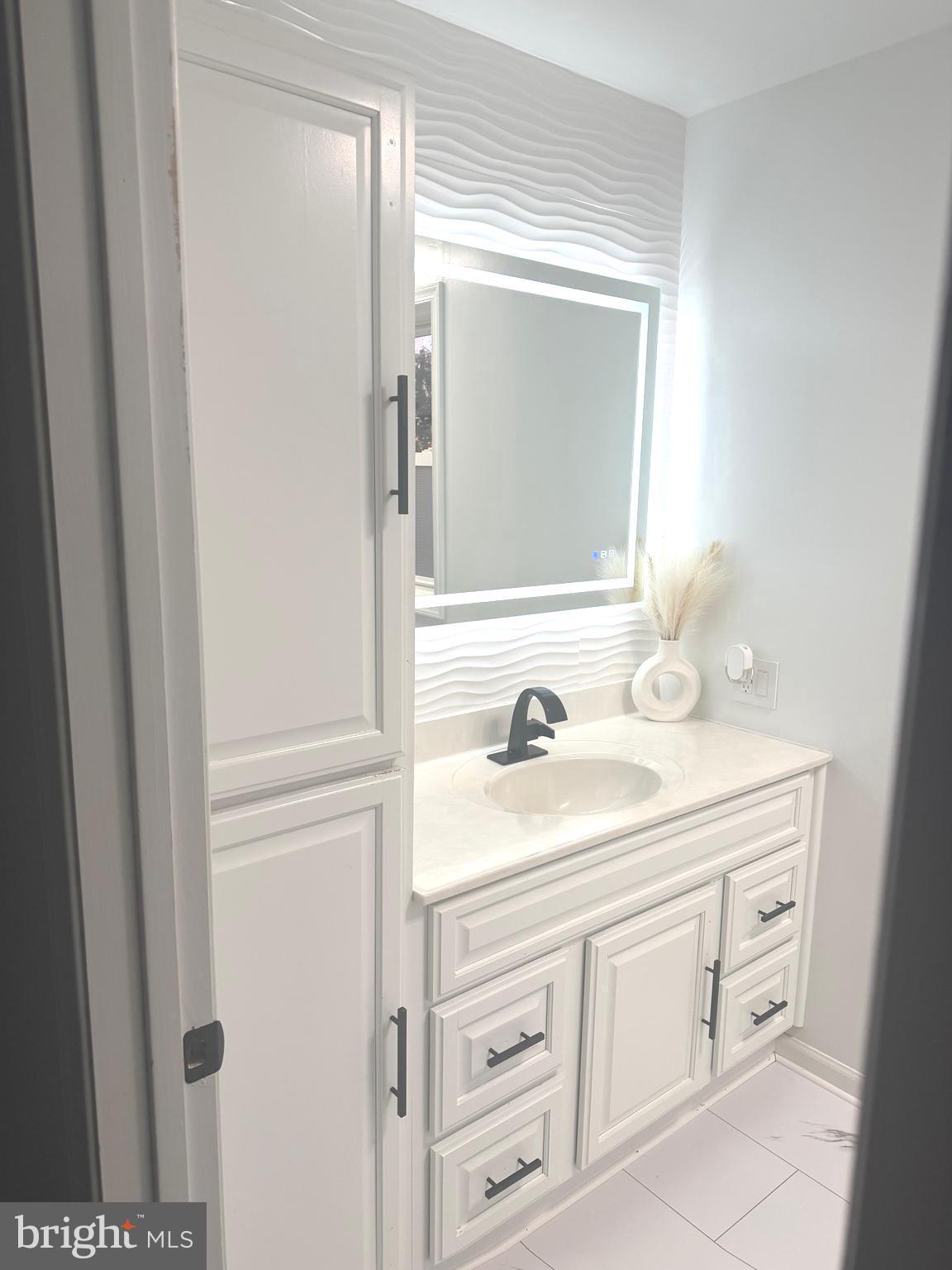 OLDE LEACOCK VILLAGE - Residential