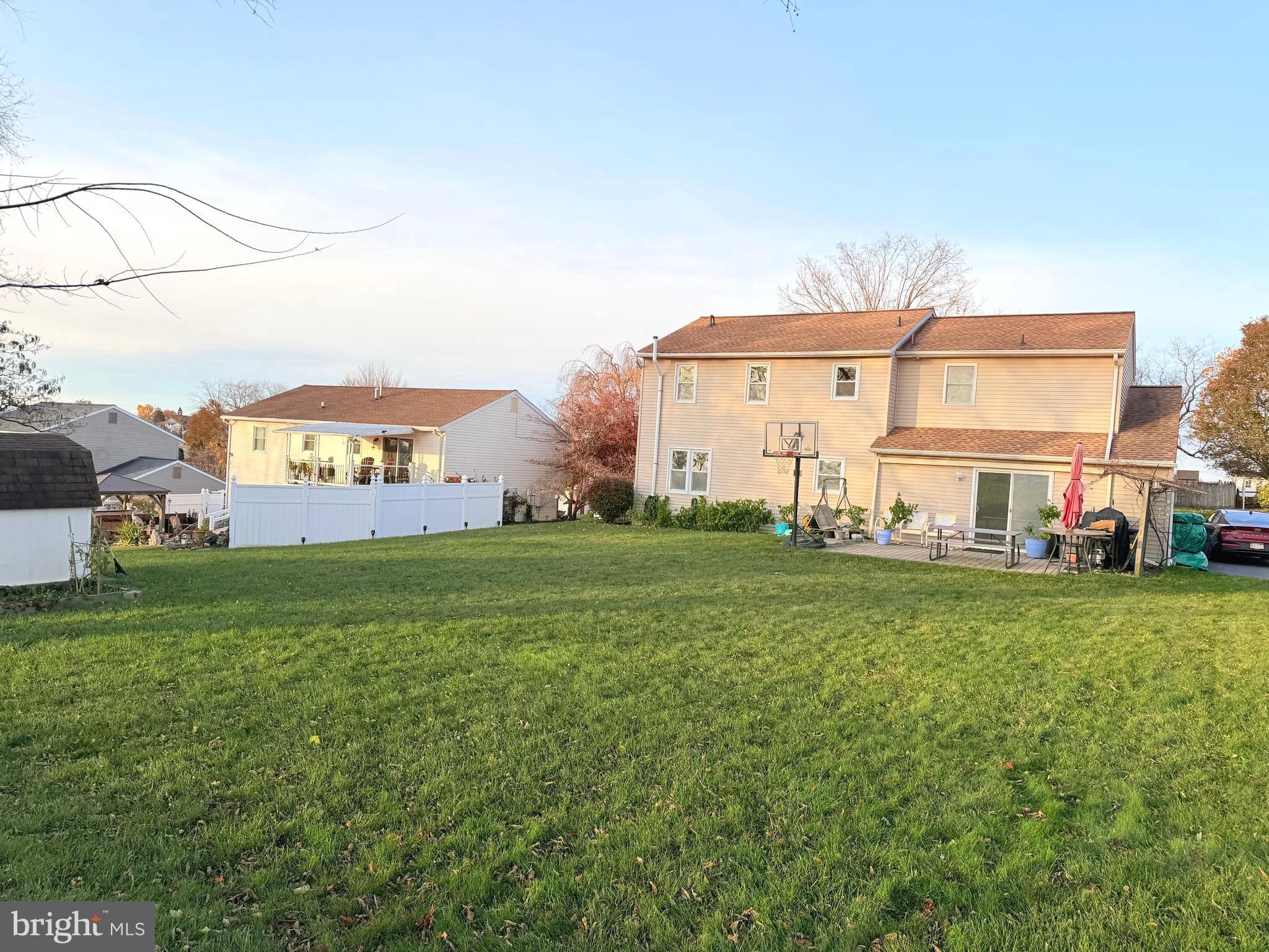 OLDE LEACOCK VILLAGE - Residential