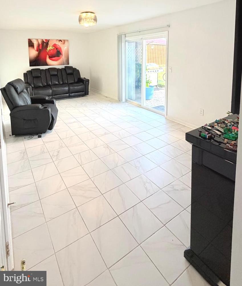 OLDE LEACOCK VILLAGE - Residential