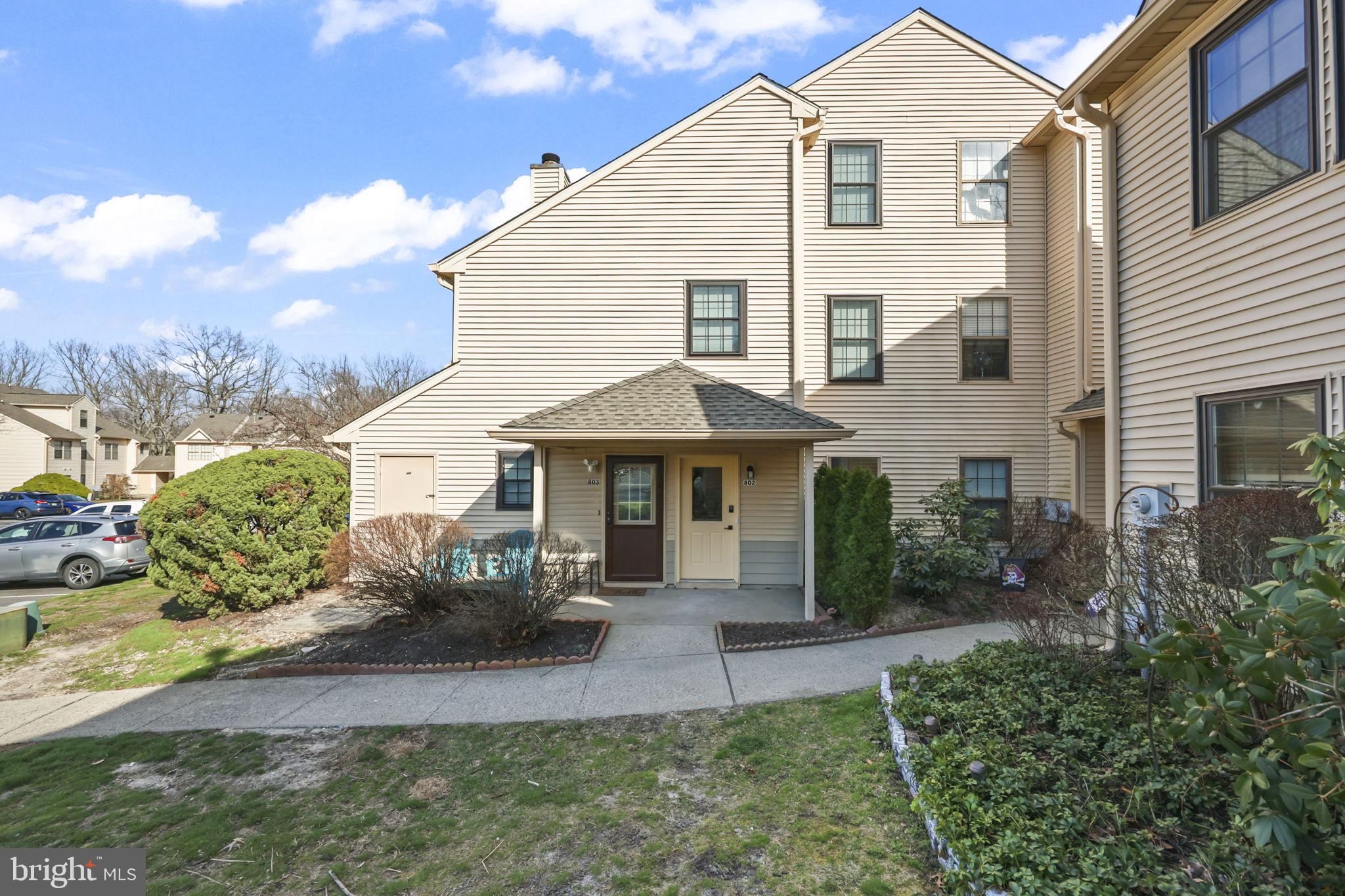 802 BEGONIA COURT