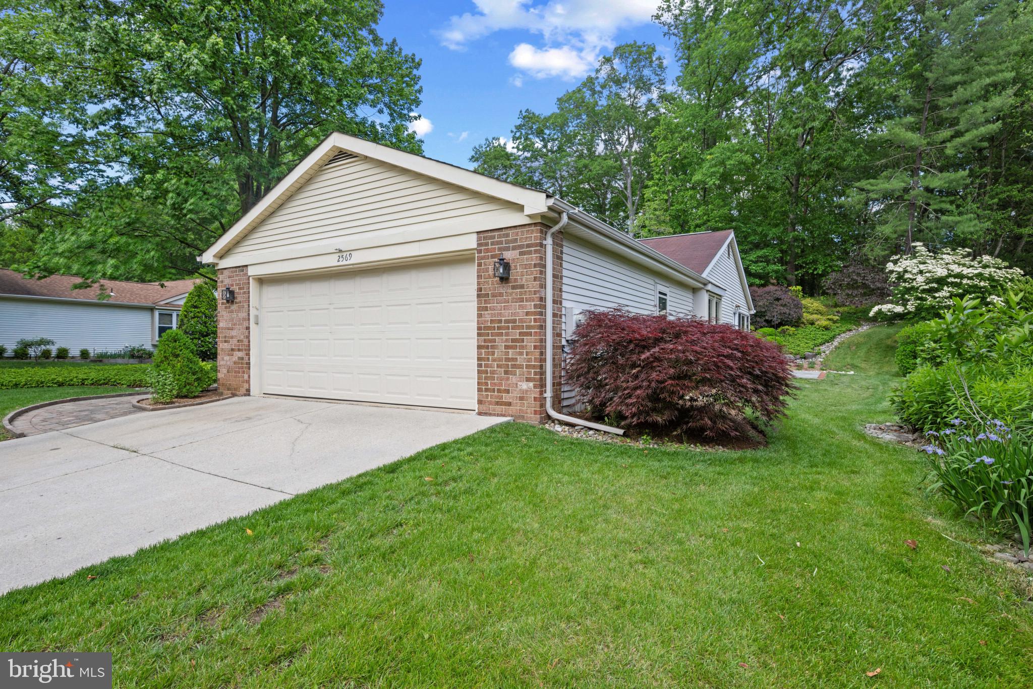 2569 GOLFERS RIDGE ROAD