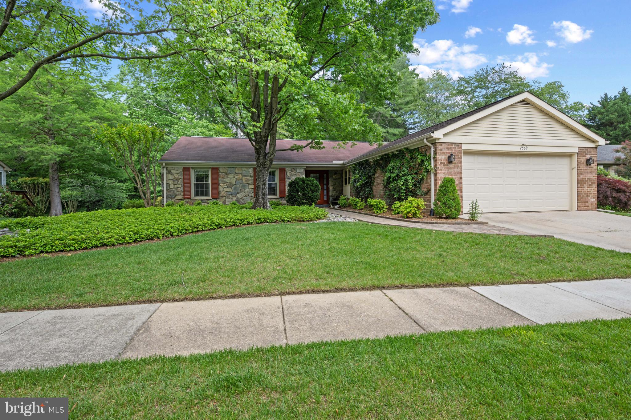 2569 GOLFERS RIDGE ROAD