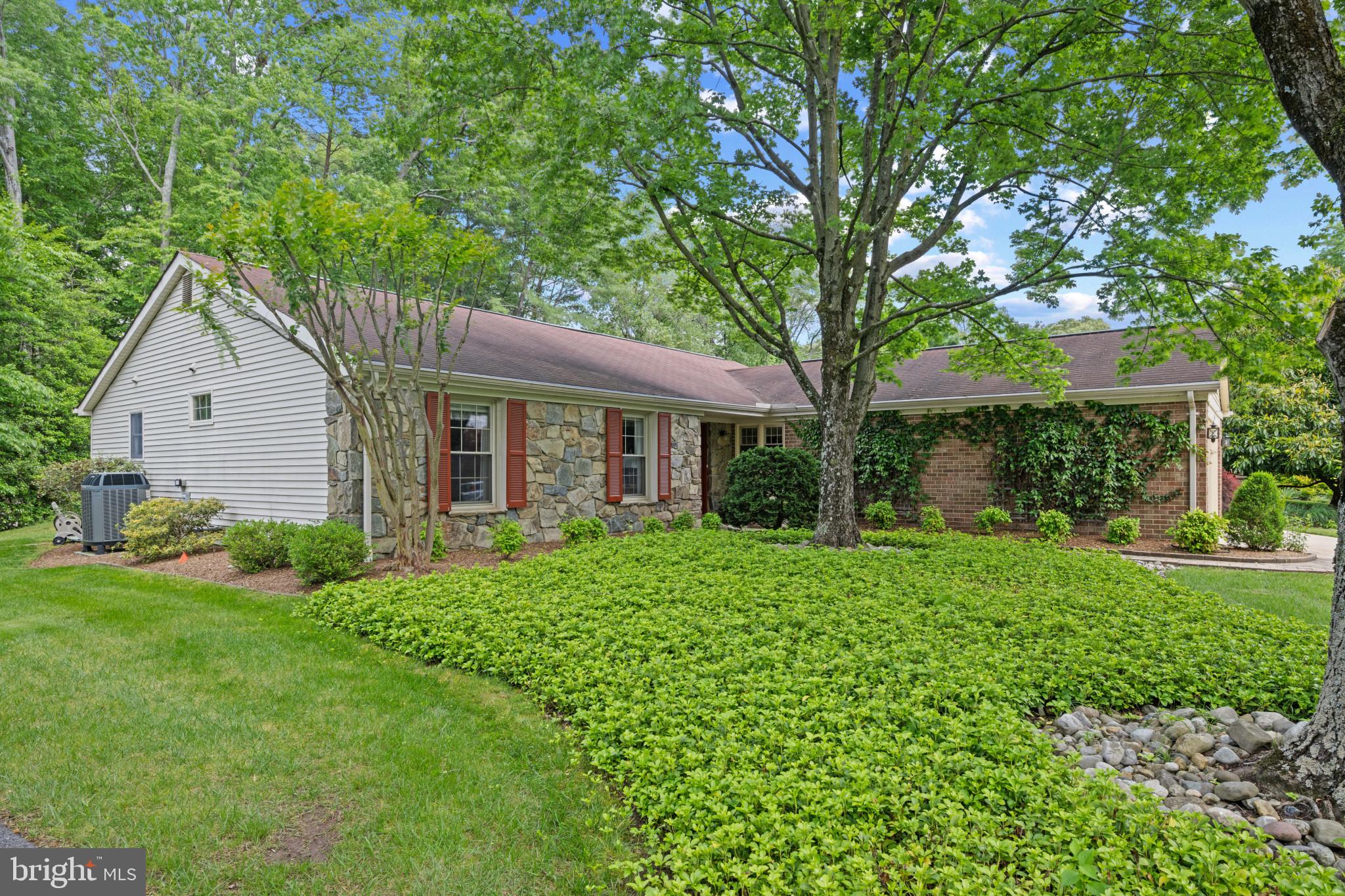 2569 GOLFERS RIDGE ROAD