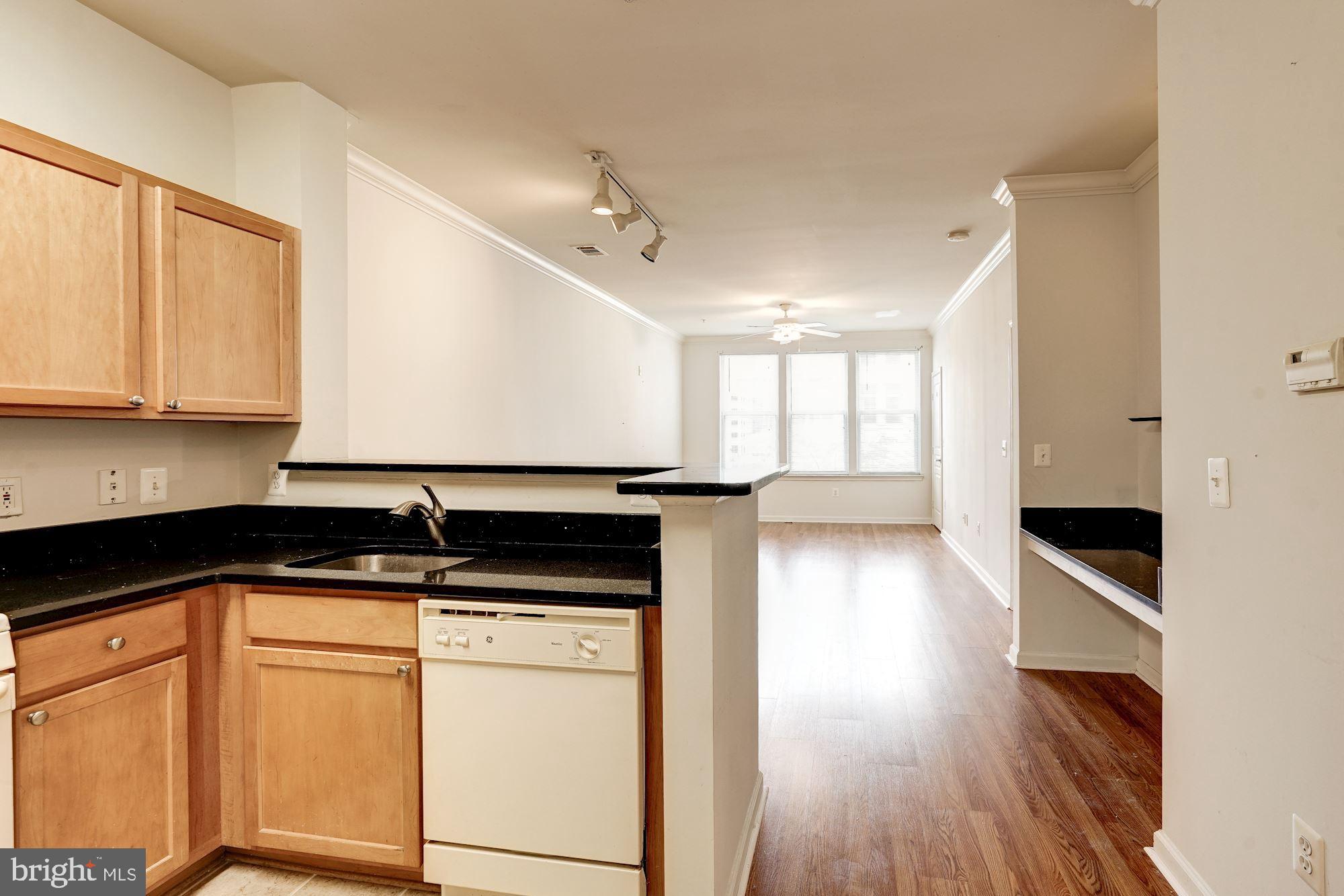 SAVOY AT RESTON TOWN CENTER - Residential Lease