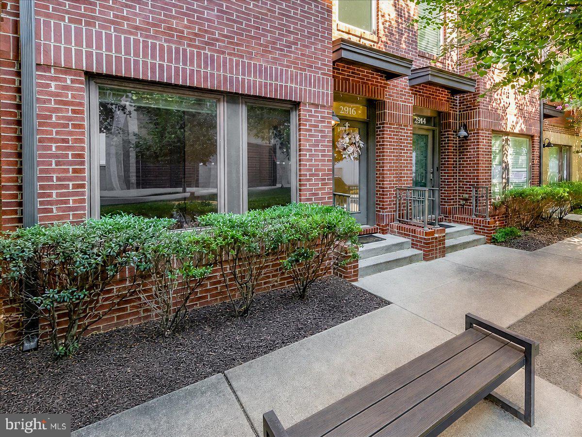 2916 PENNY LANE