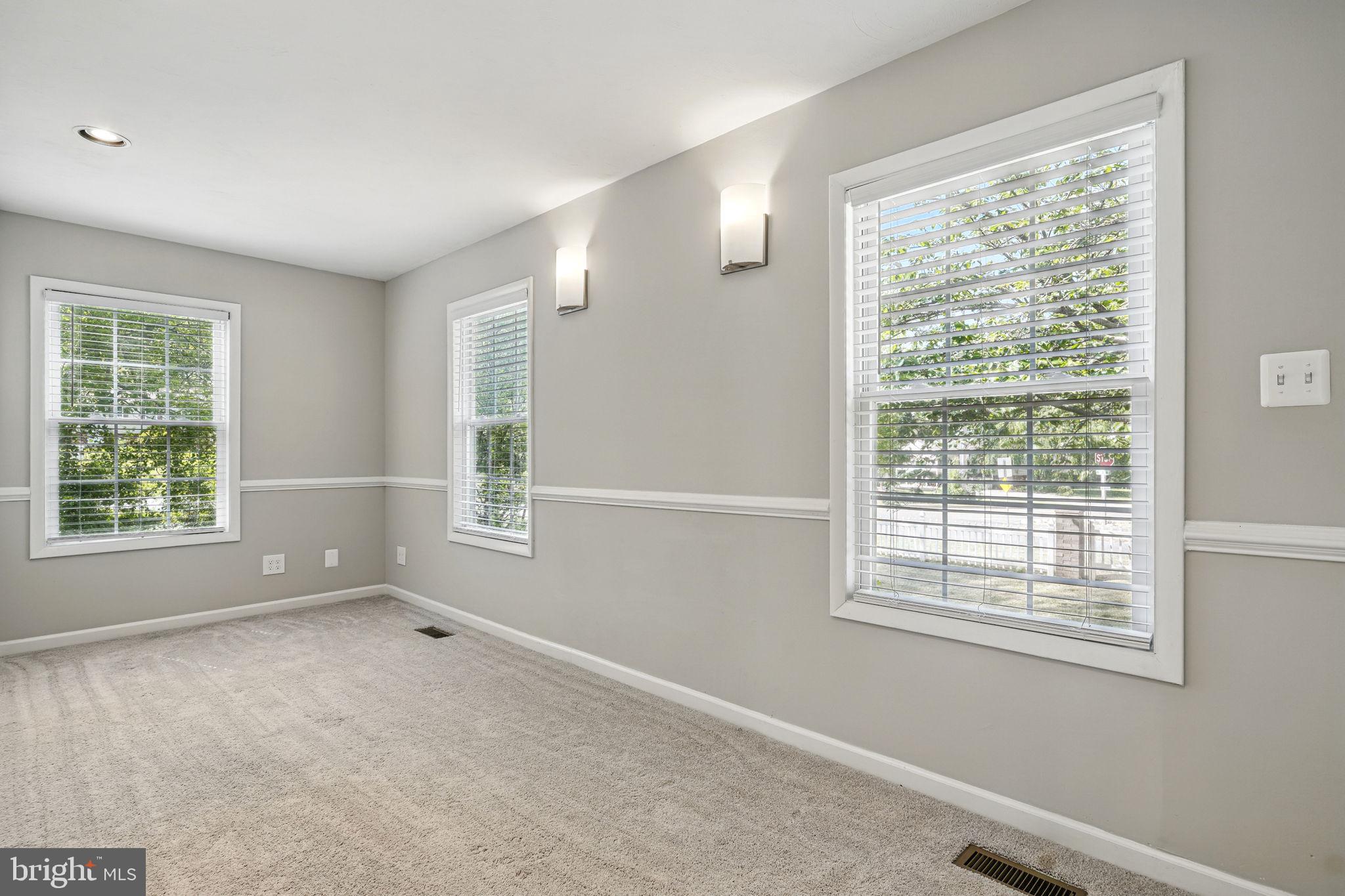 PARIS PINES - Residential