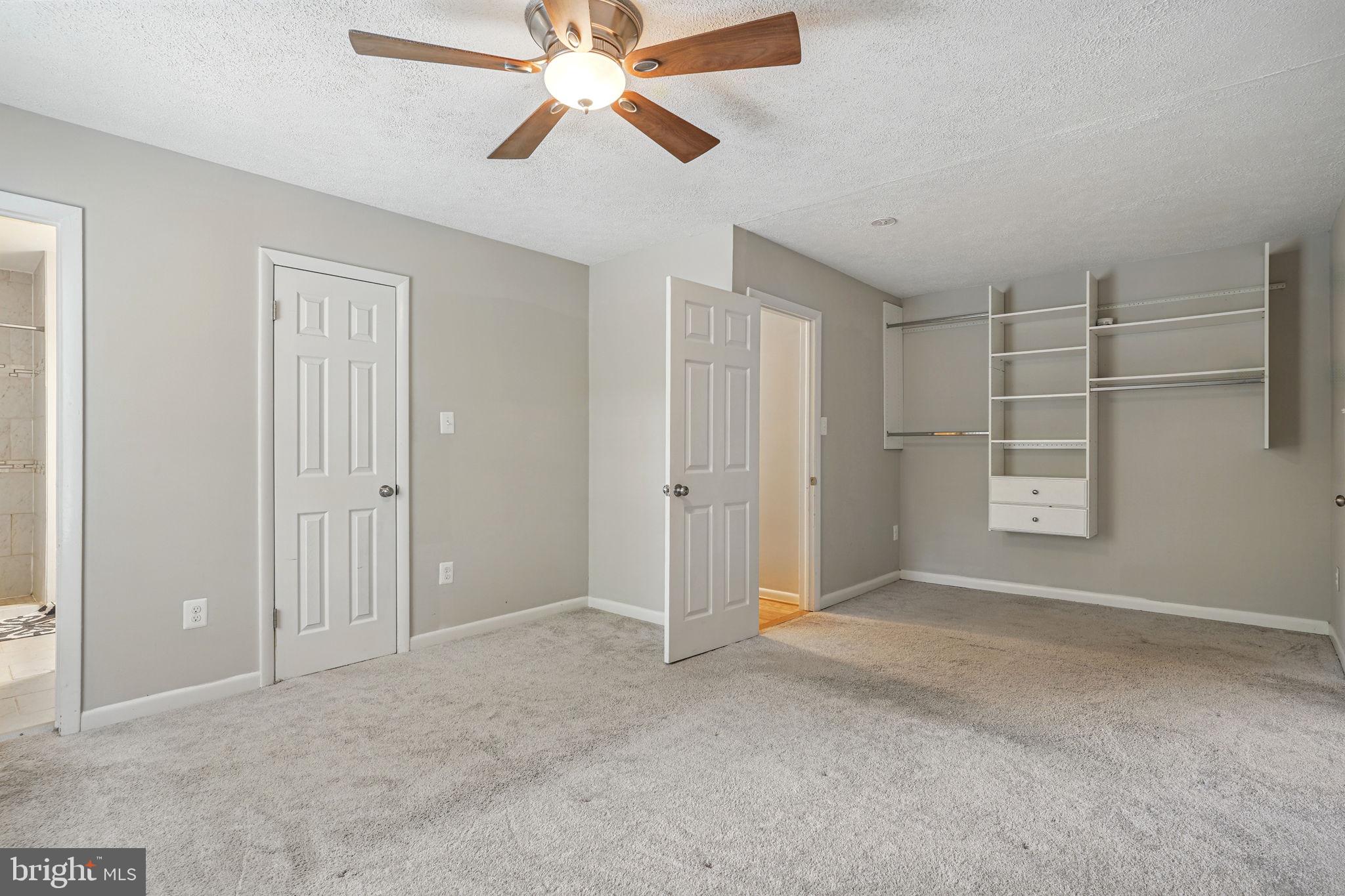 PARIS PINES - Residential