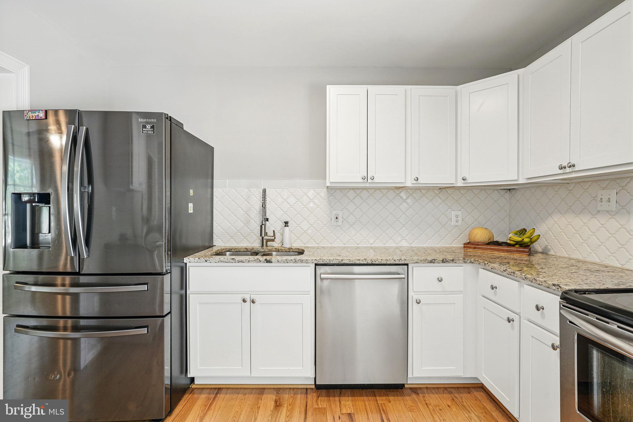 PARIS PINES - Residential