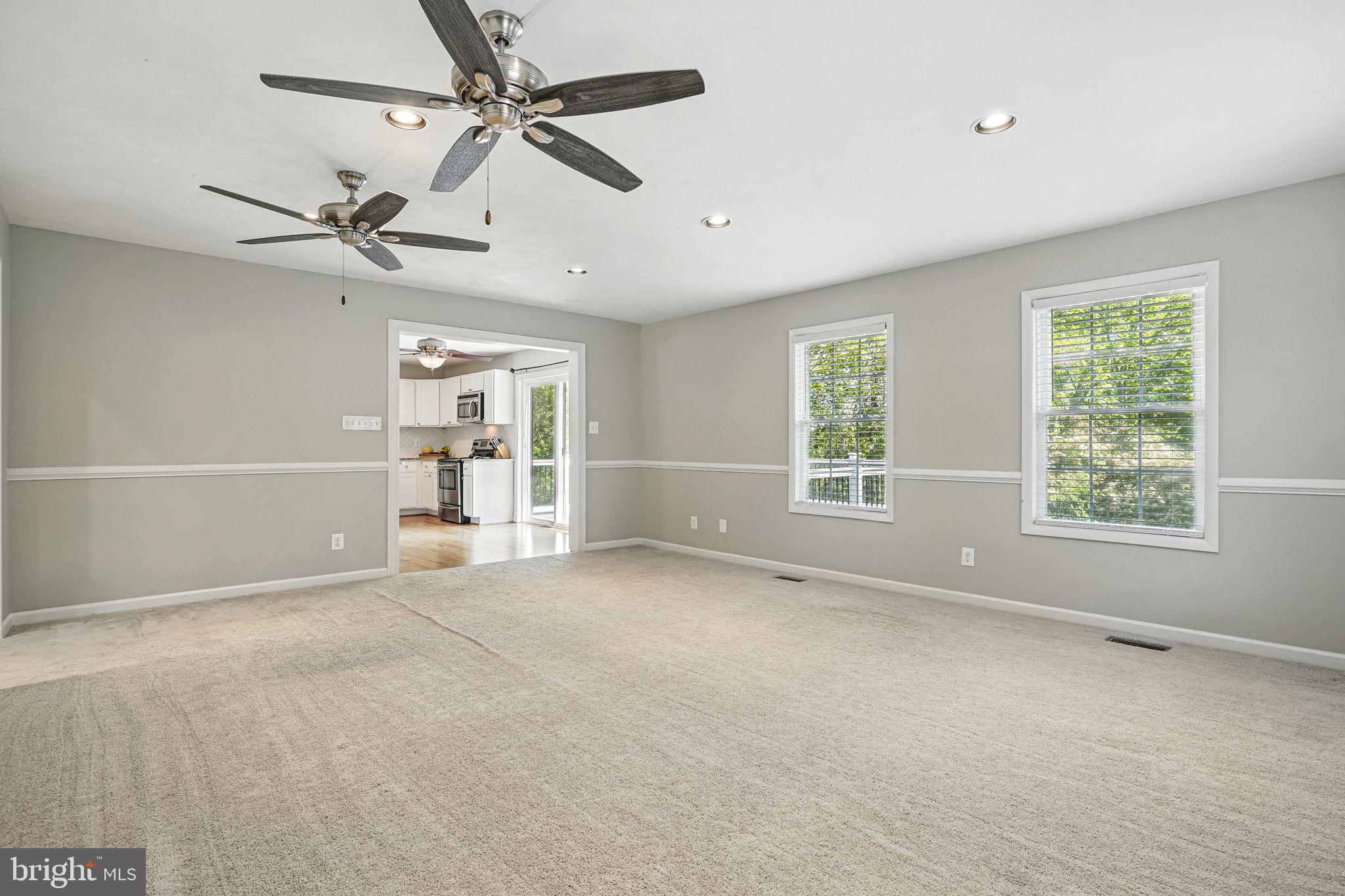 PARIS PINES - Residential