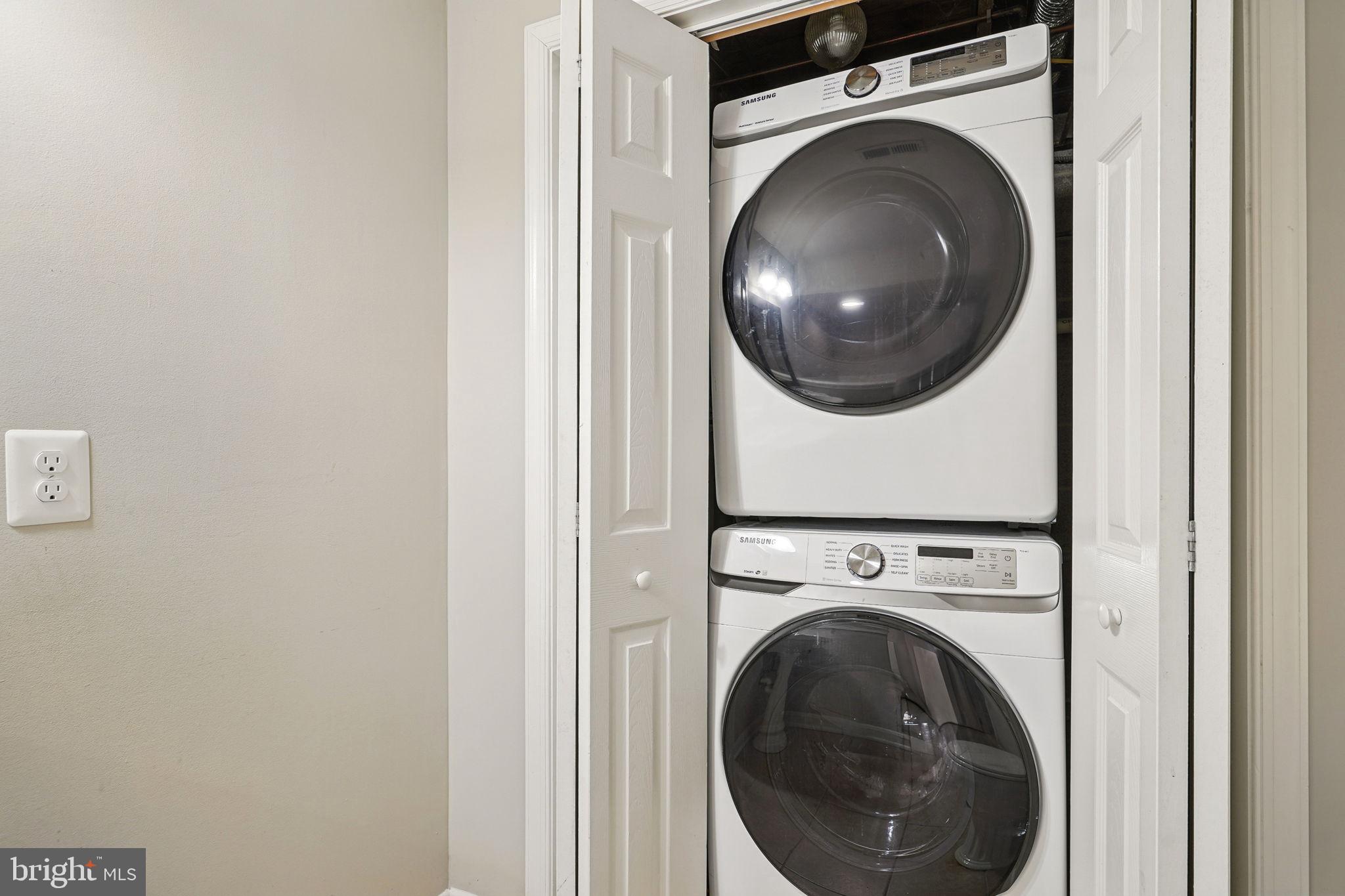 PARIS PINES - Residential