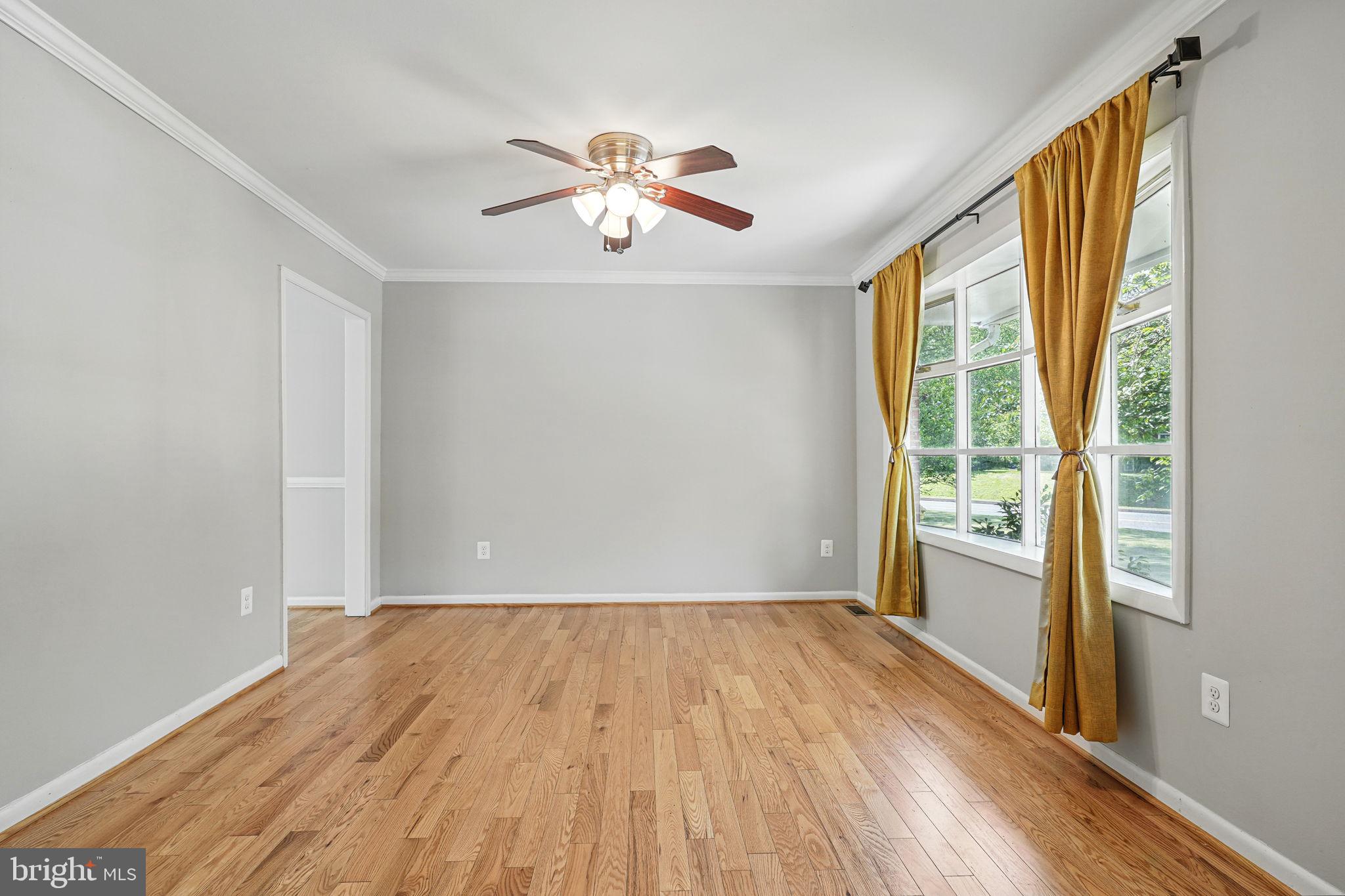 PARIS PINES - Residential