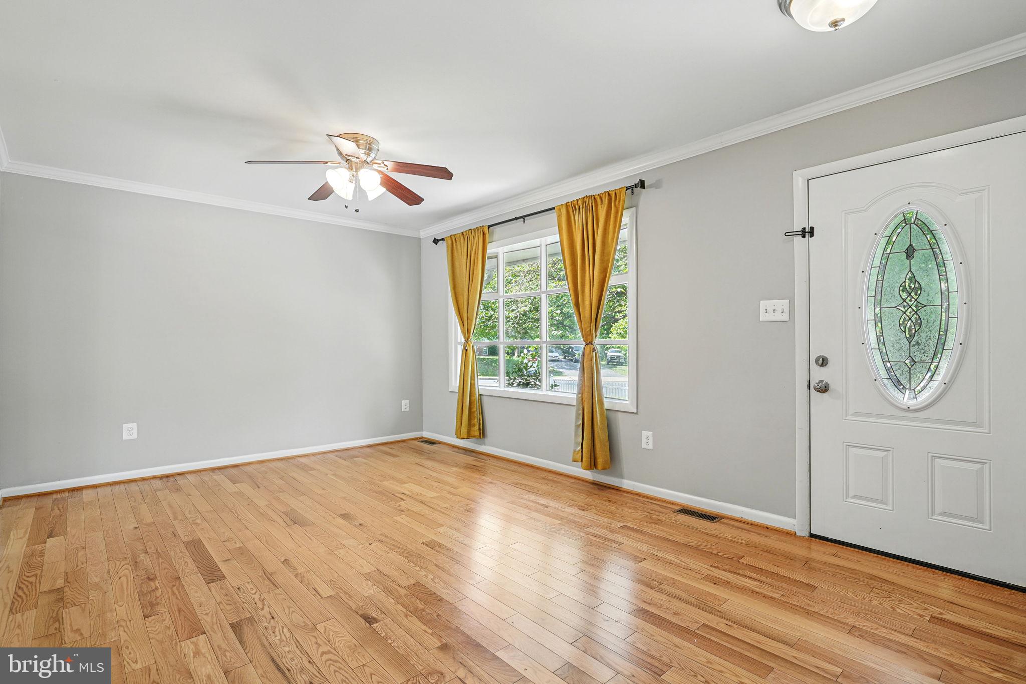 PARIS PINES - Residential