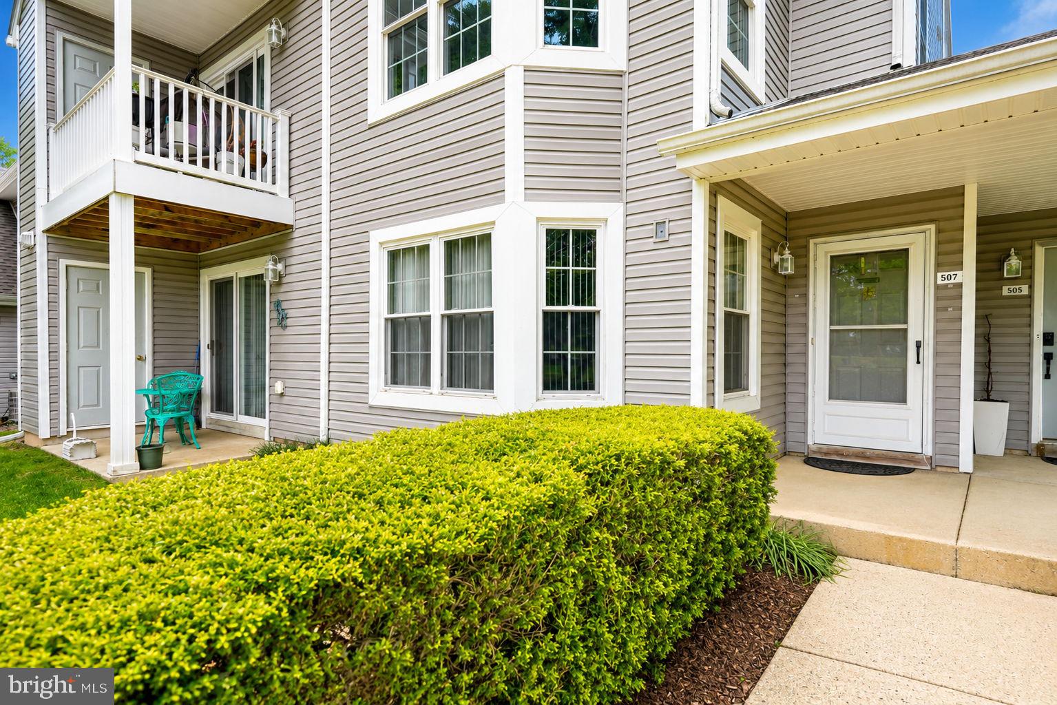 VILLAGE SHIRES - Residential