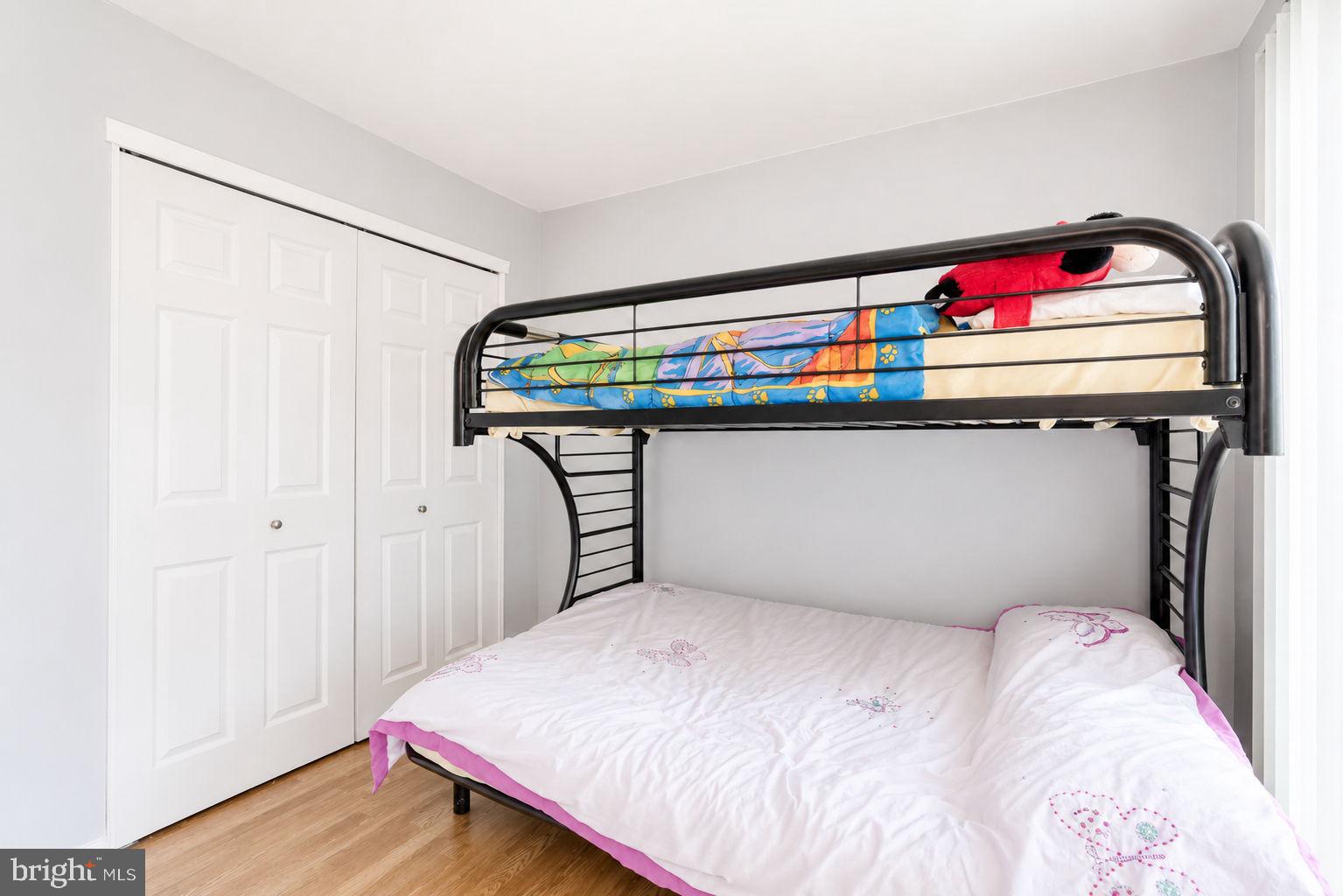 VILLAGE SHIRES - Residential