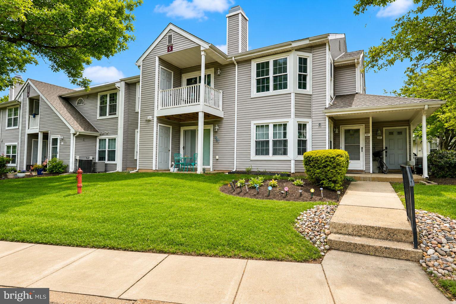 VILLAGE SHIRES - Residential