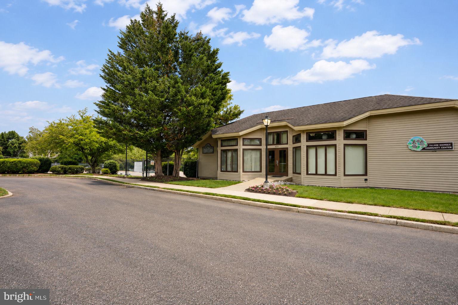 VILLAGE SHIRES - Residential
