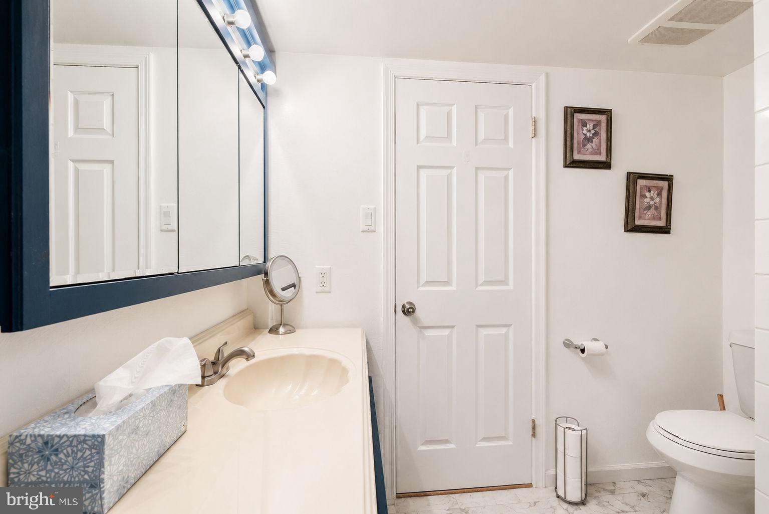 VILLAGE SHIRES - Residential