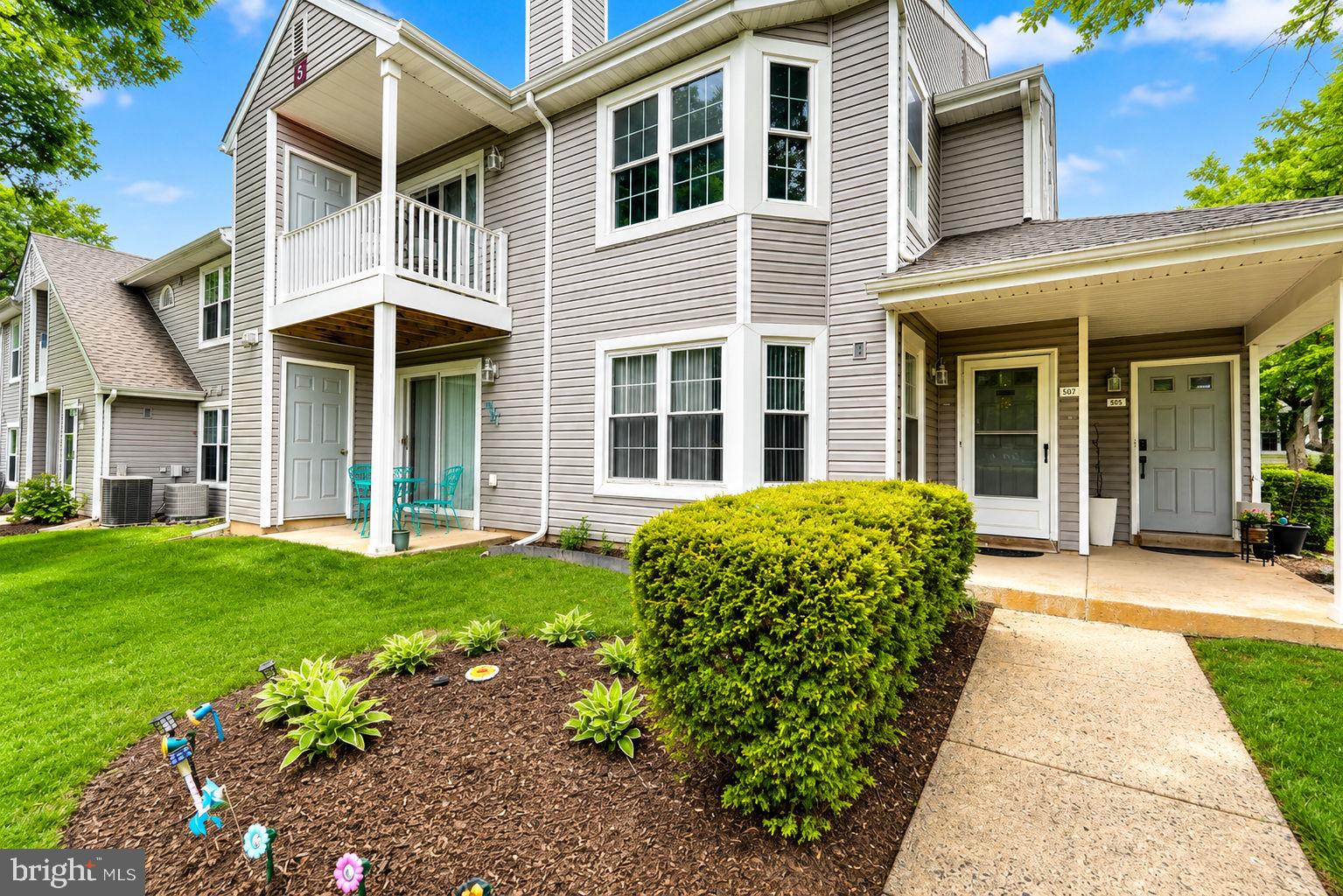 VILLAGE SHIRES - Residential