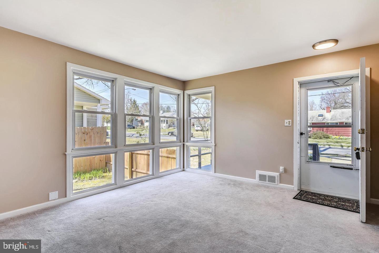 ROCKCREST - Residential Lease