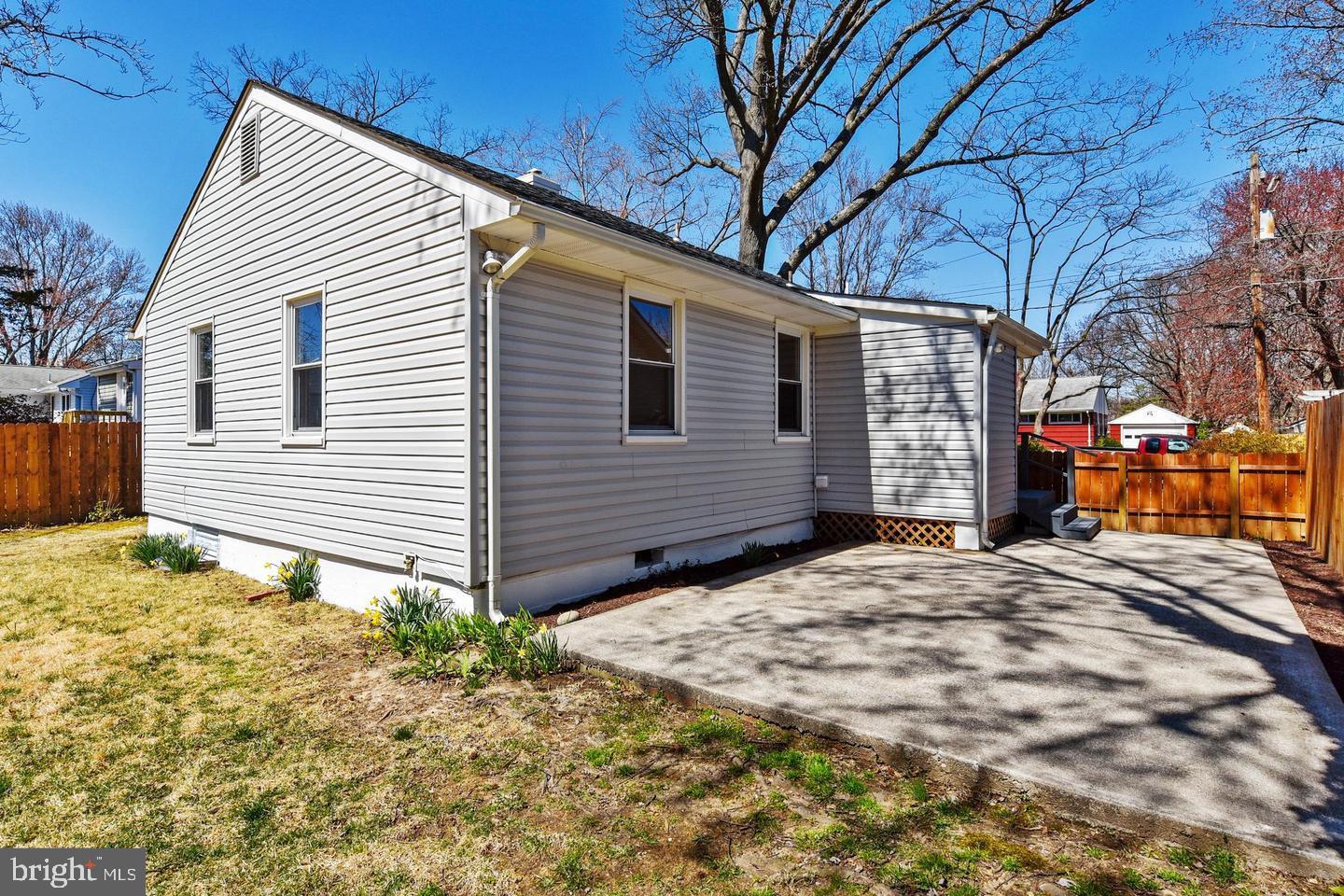 ROCKCREST - Residential Lease