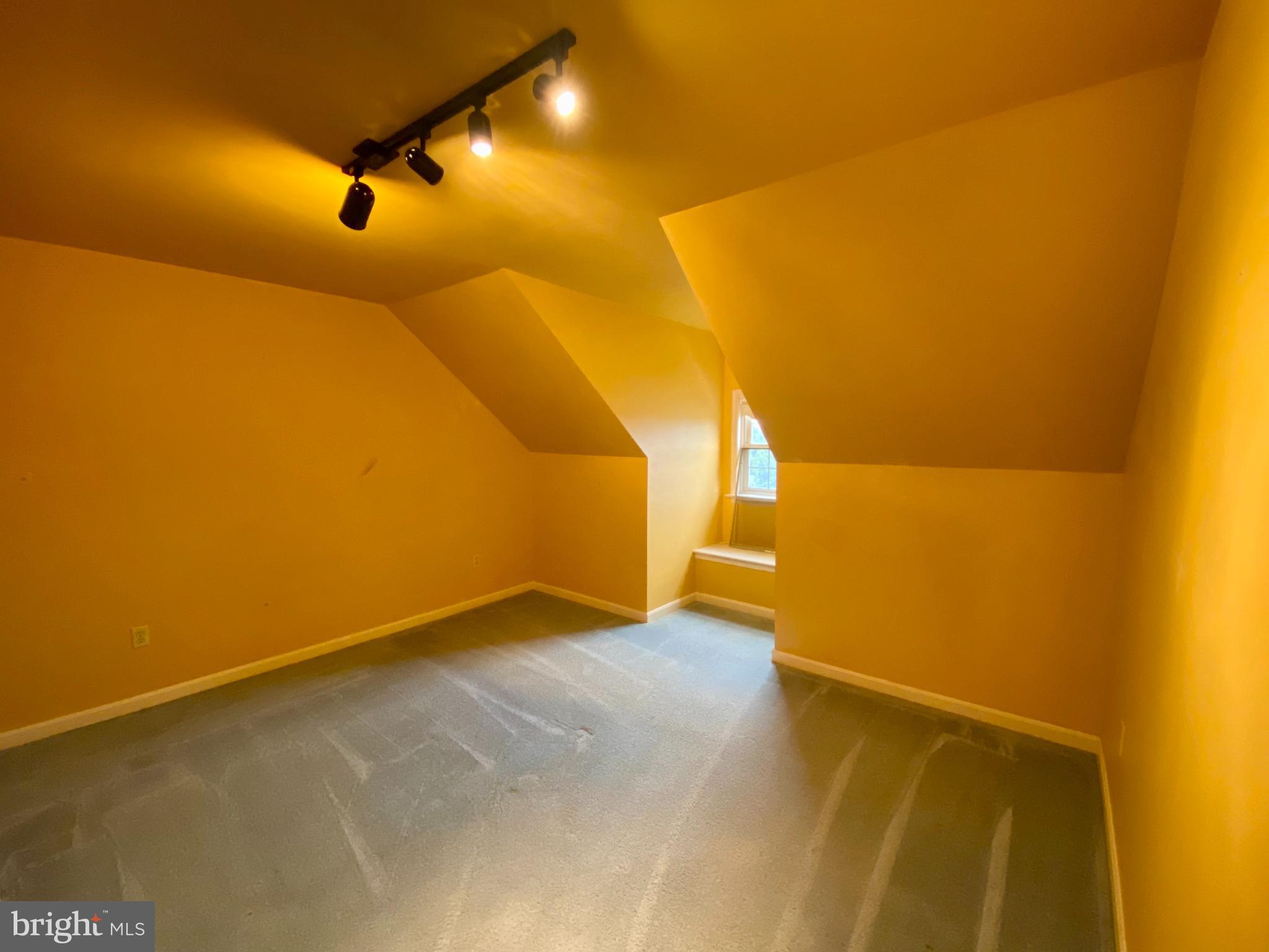 HOLTWOOD - Residential