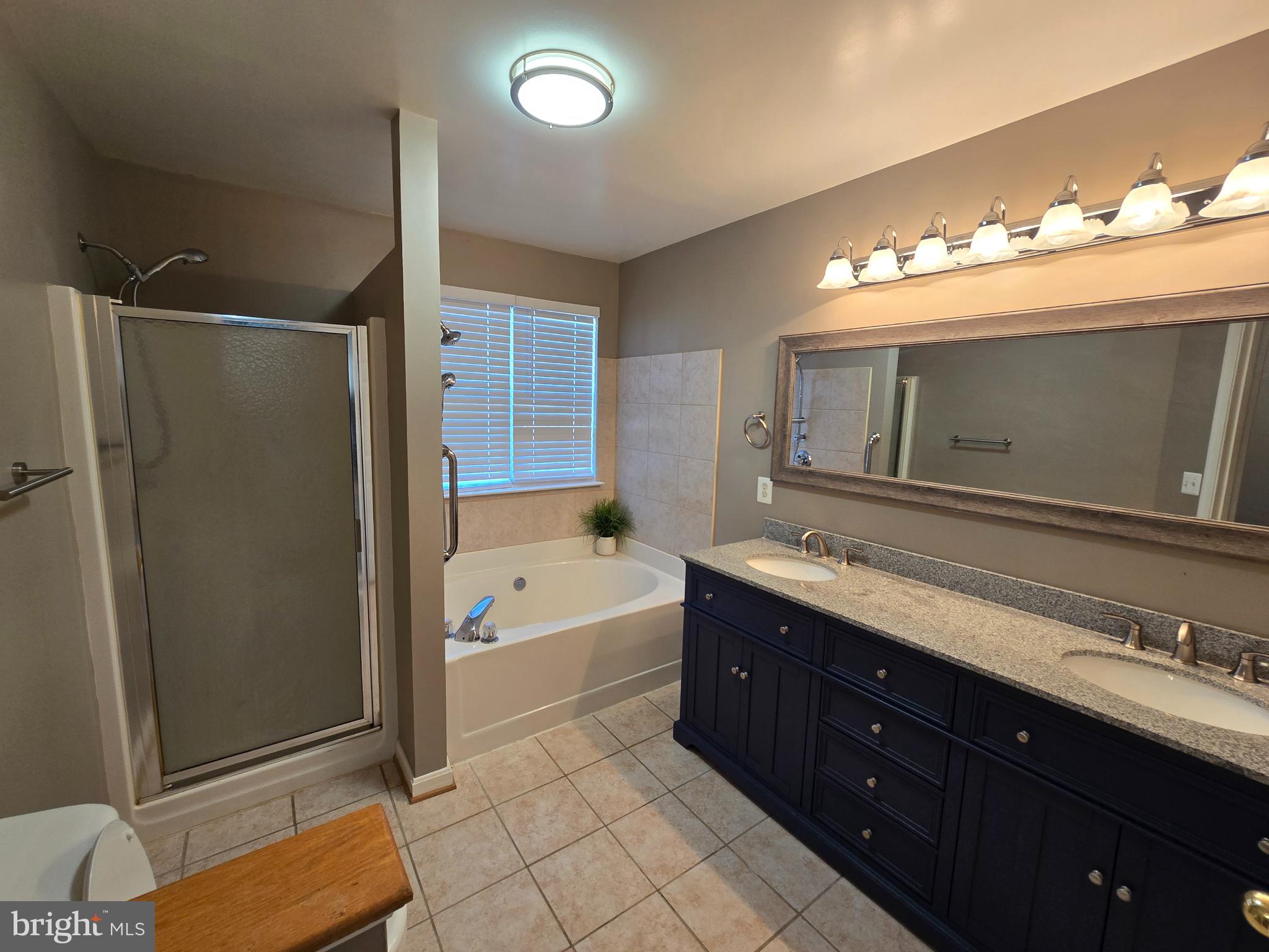 CARROLLWOOD MANOR - Residential Lease