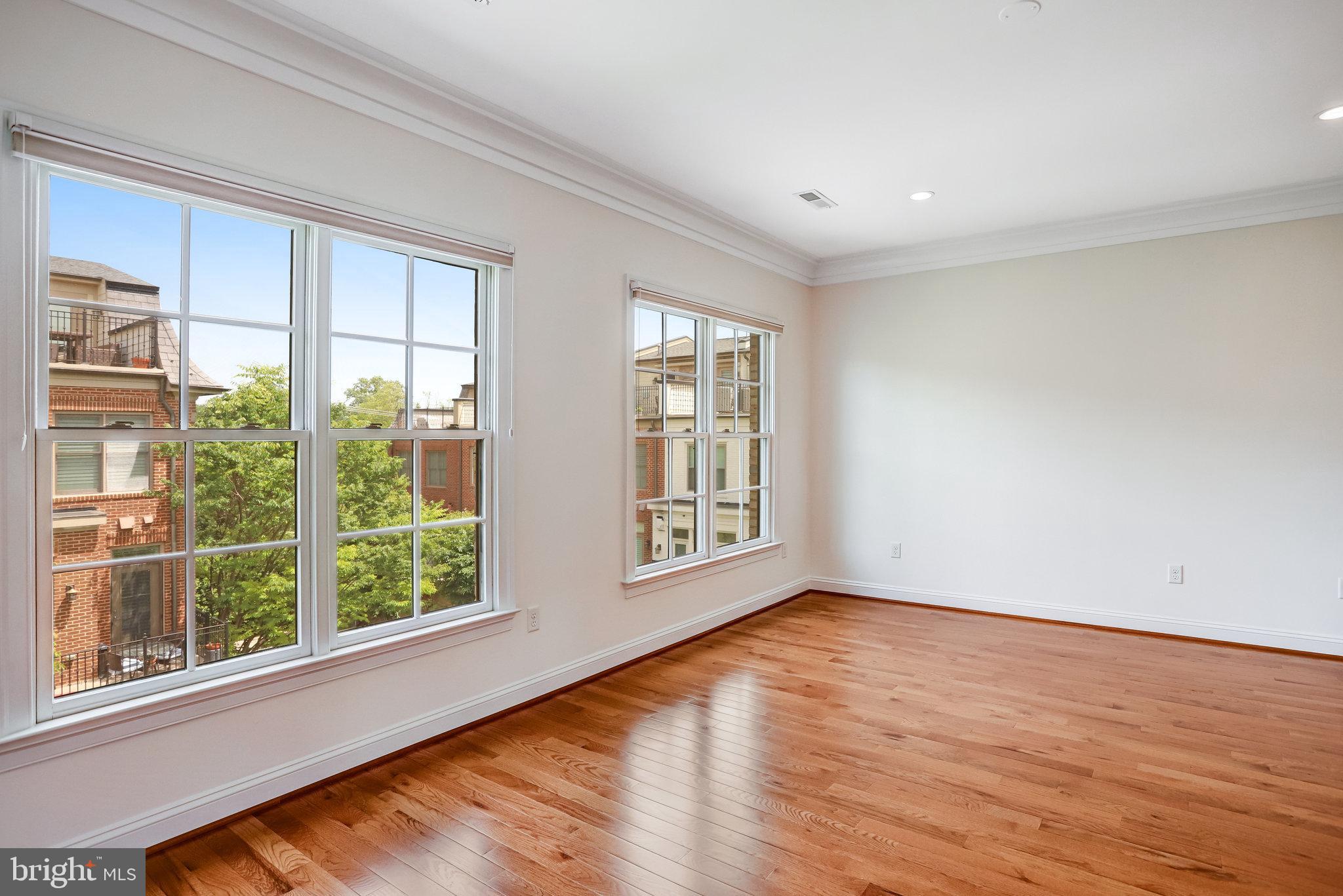 SYMPHONY PARK - Residential