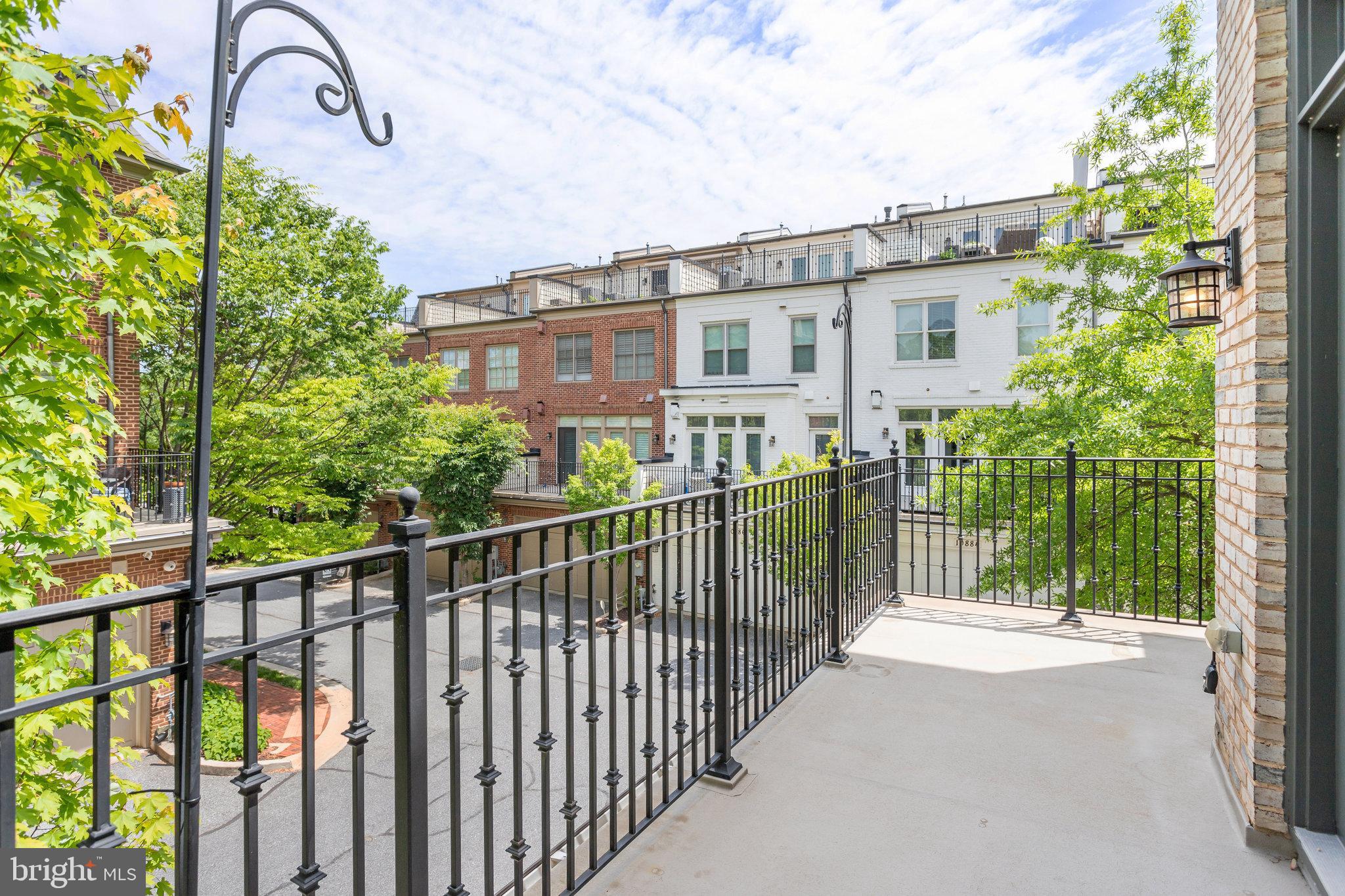 SYMPHONY PARK - Residential