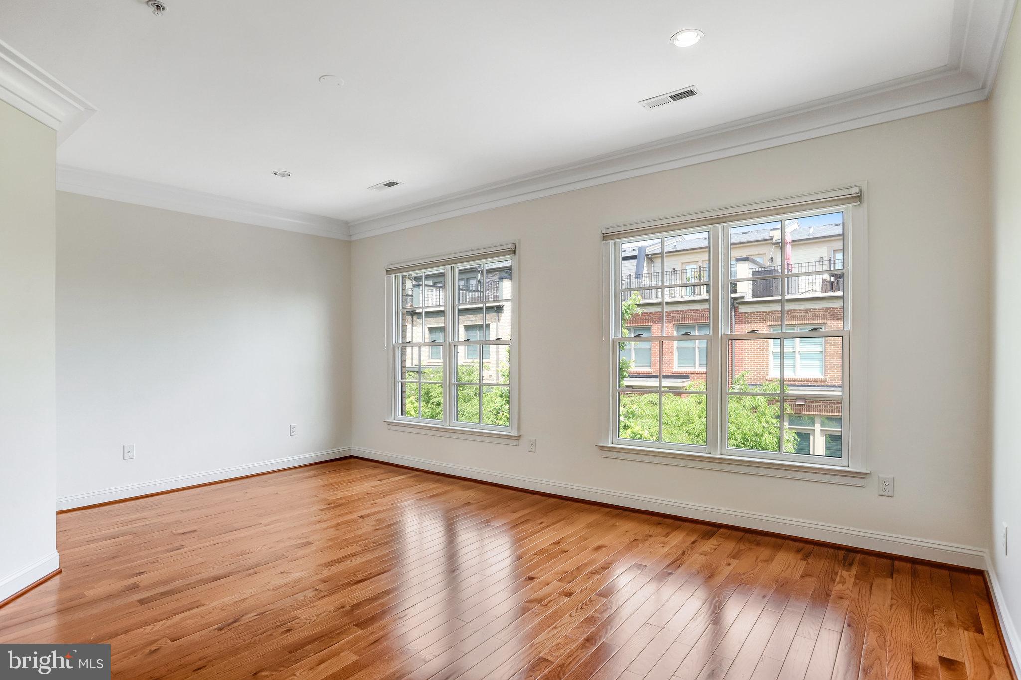 SYMPHONY PARK - Residential