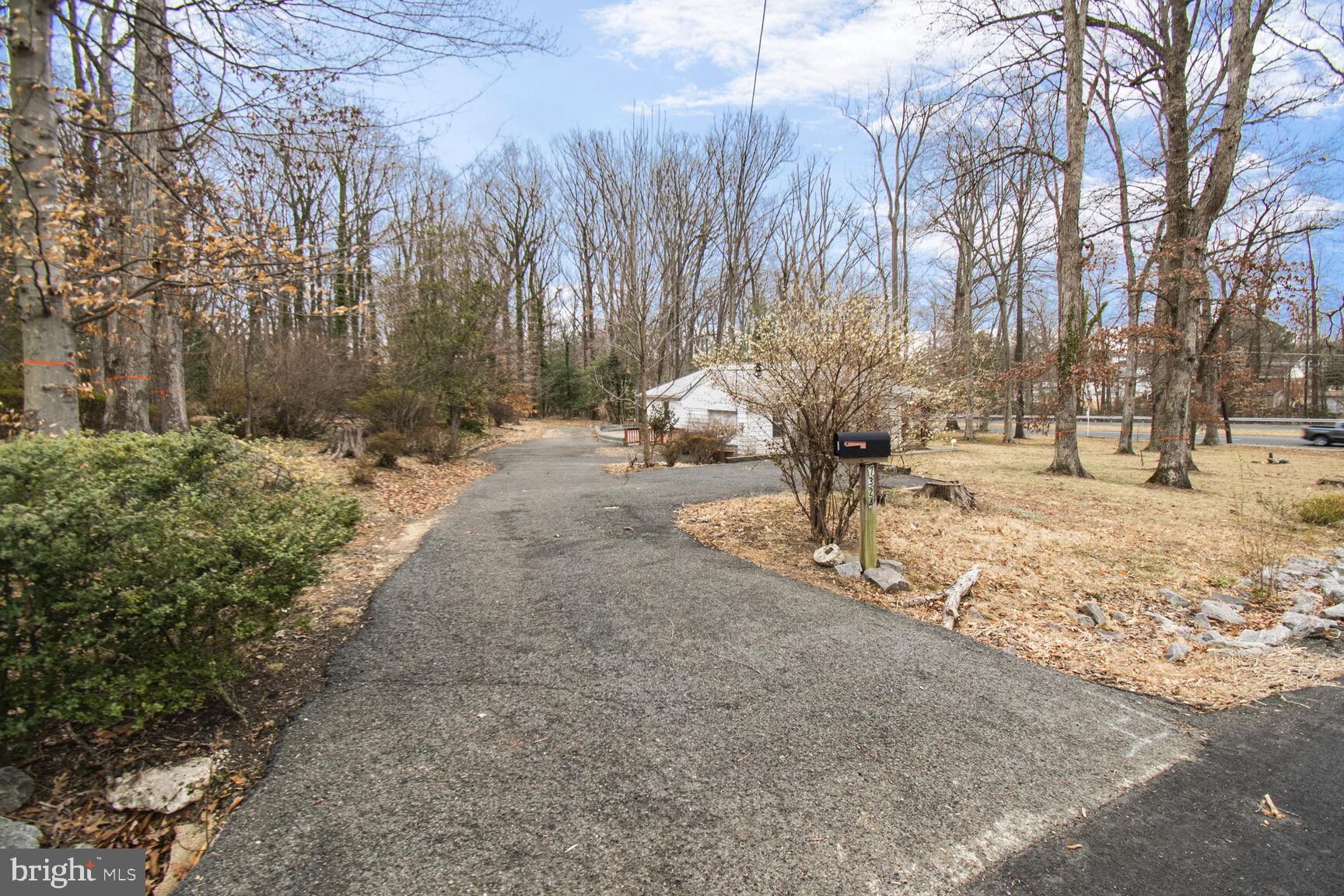 BROOK HILLS ESTATE - Residential Lease