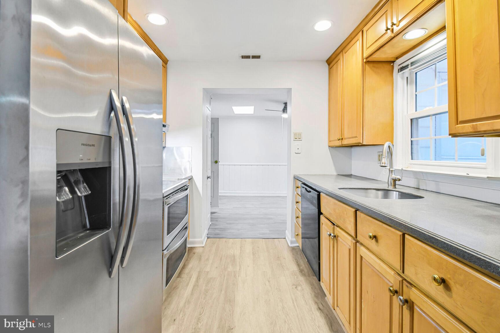 BROOK HILLS ESTATE - Residential Lease