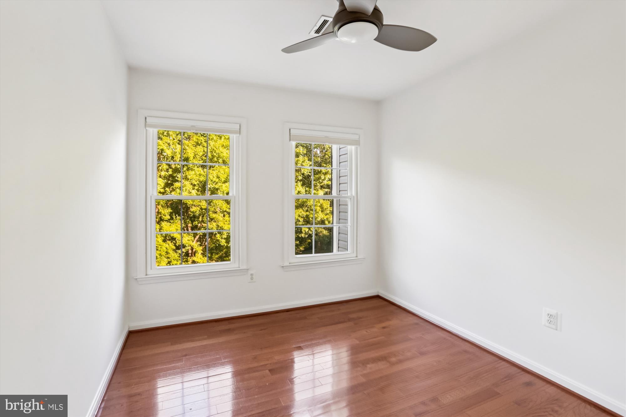 KENSINGTON CROSSING - Residential