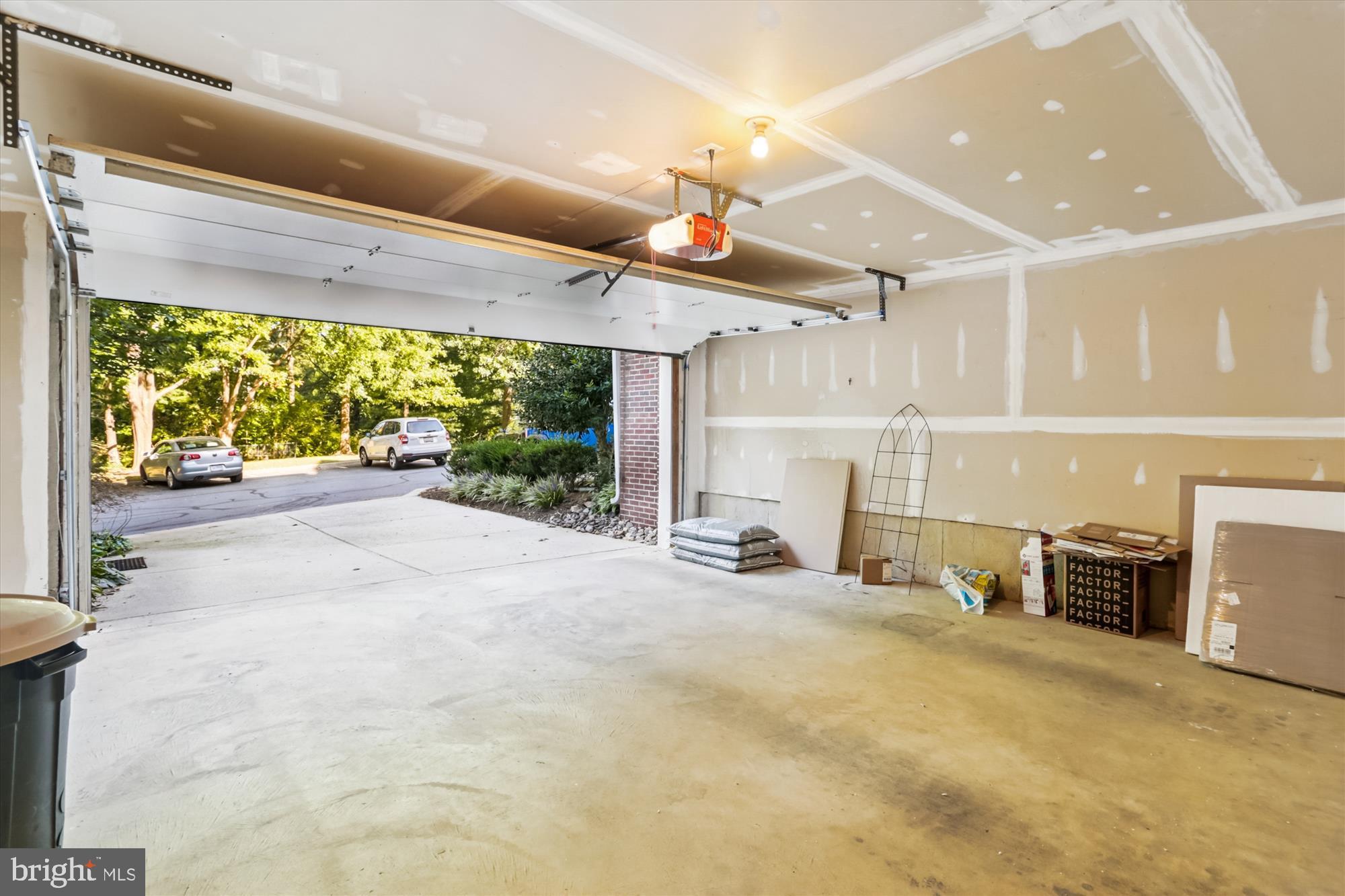 KENSINGTON CROSSING - Residential