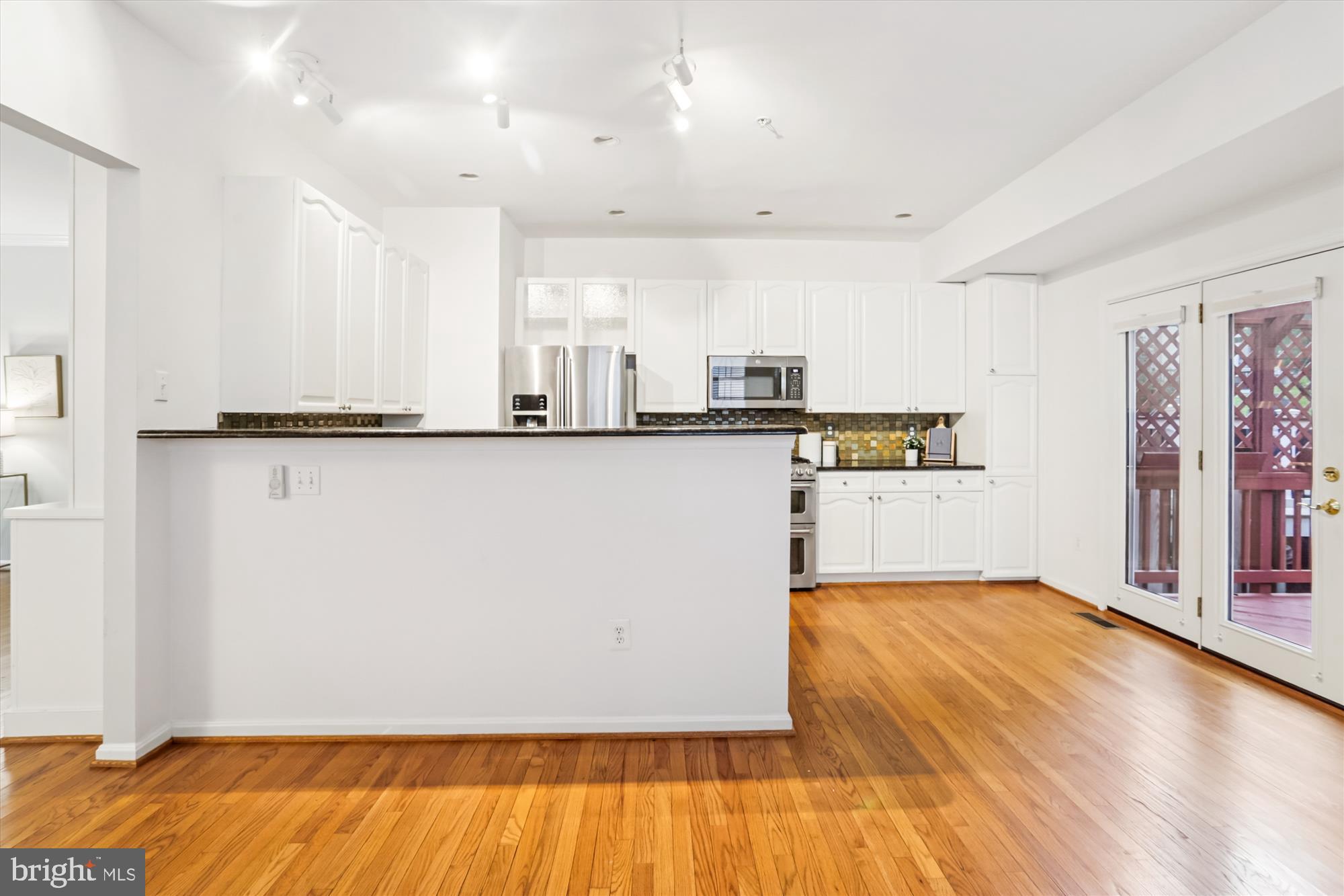 KENSINGTON CROSSING - Residential