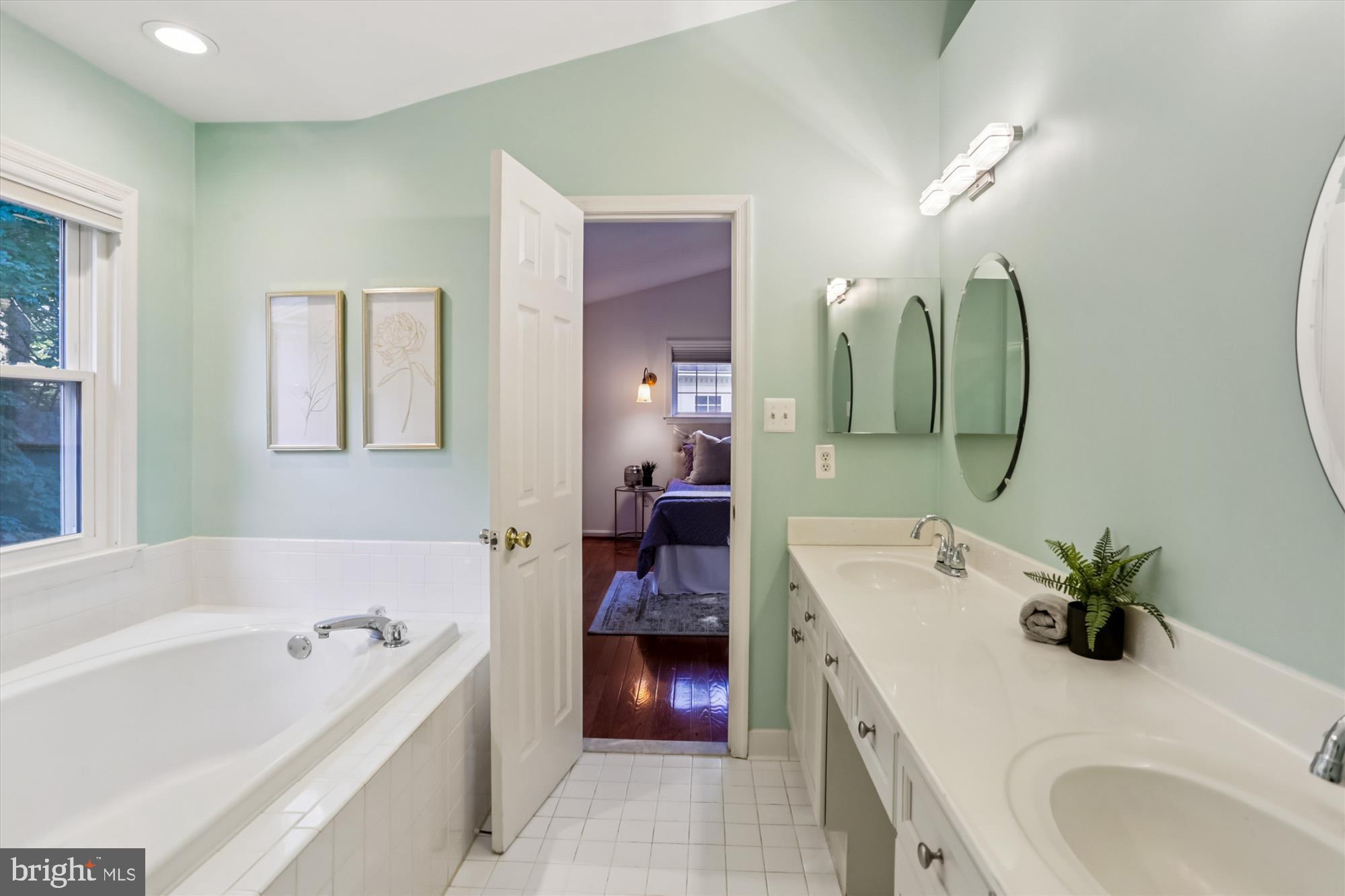 KENSINGTON CROSSING - Residential