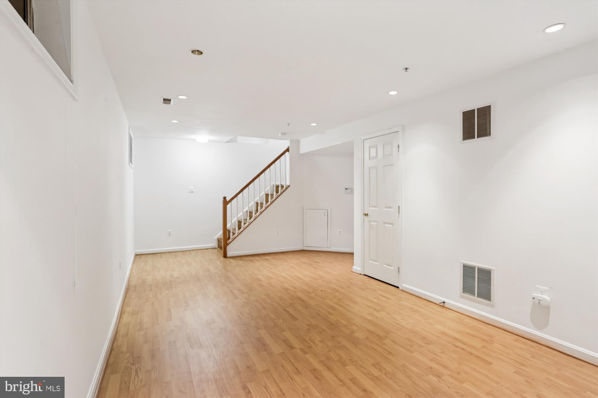 KENSINGTON CROSSING - Residential