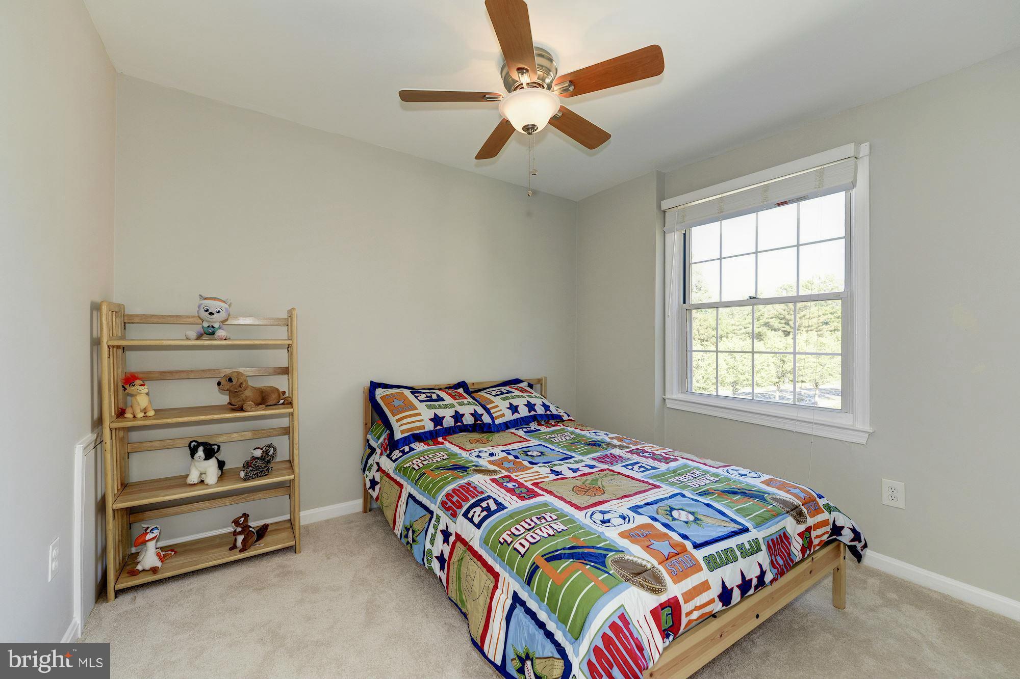 PINEWOOD LAKE - Residential