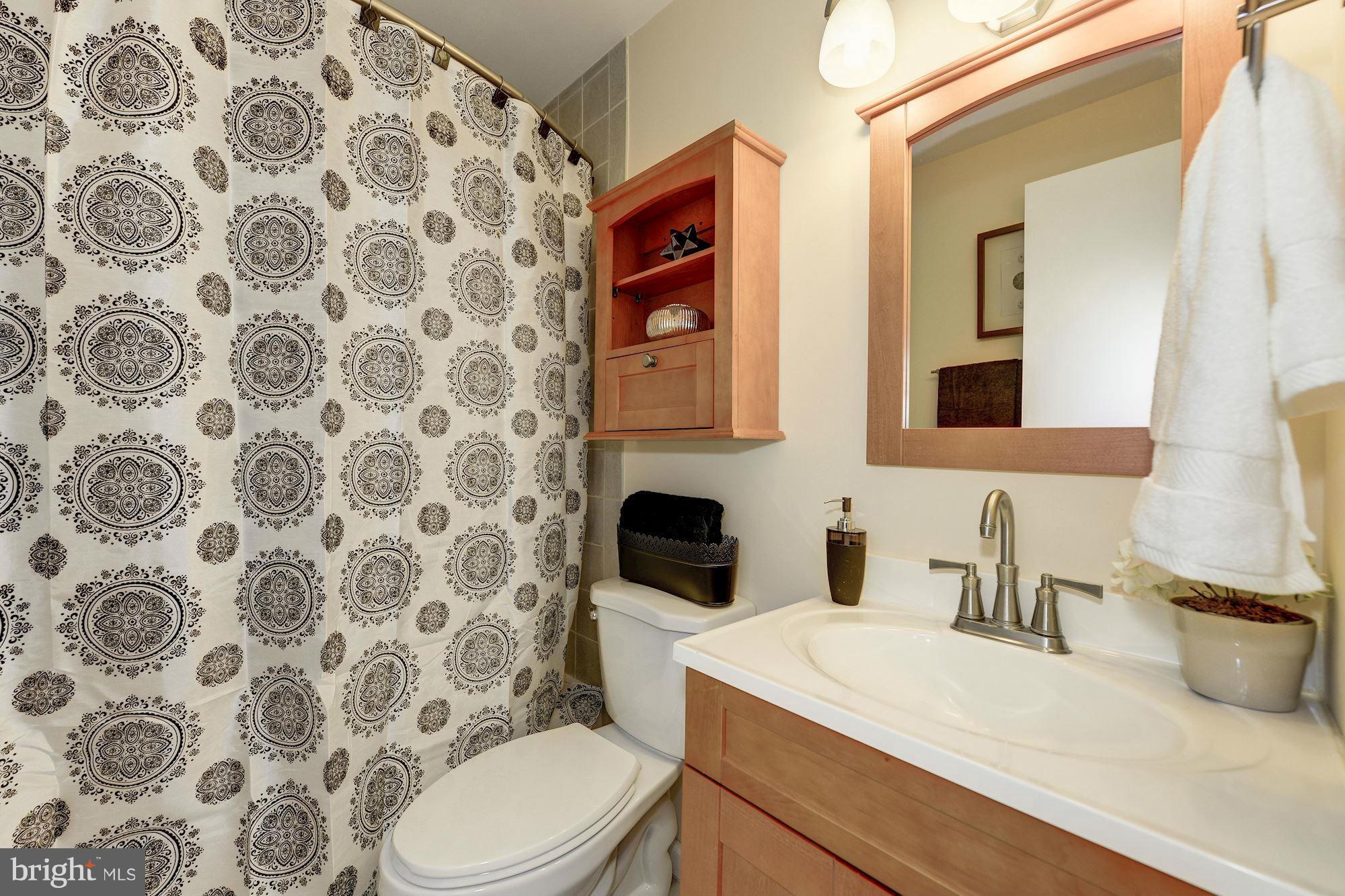 PINEWOOD LAKE - Residential