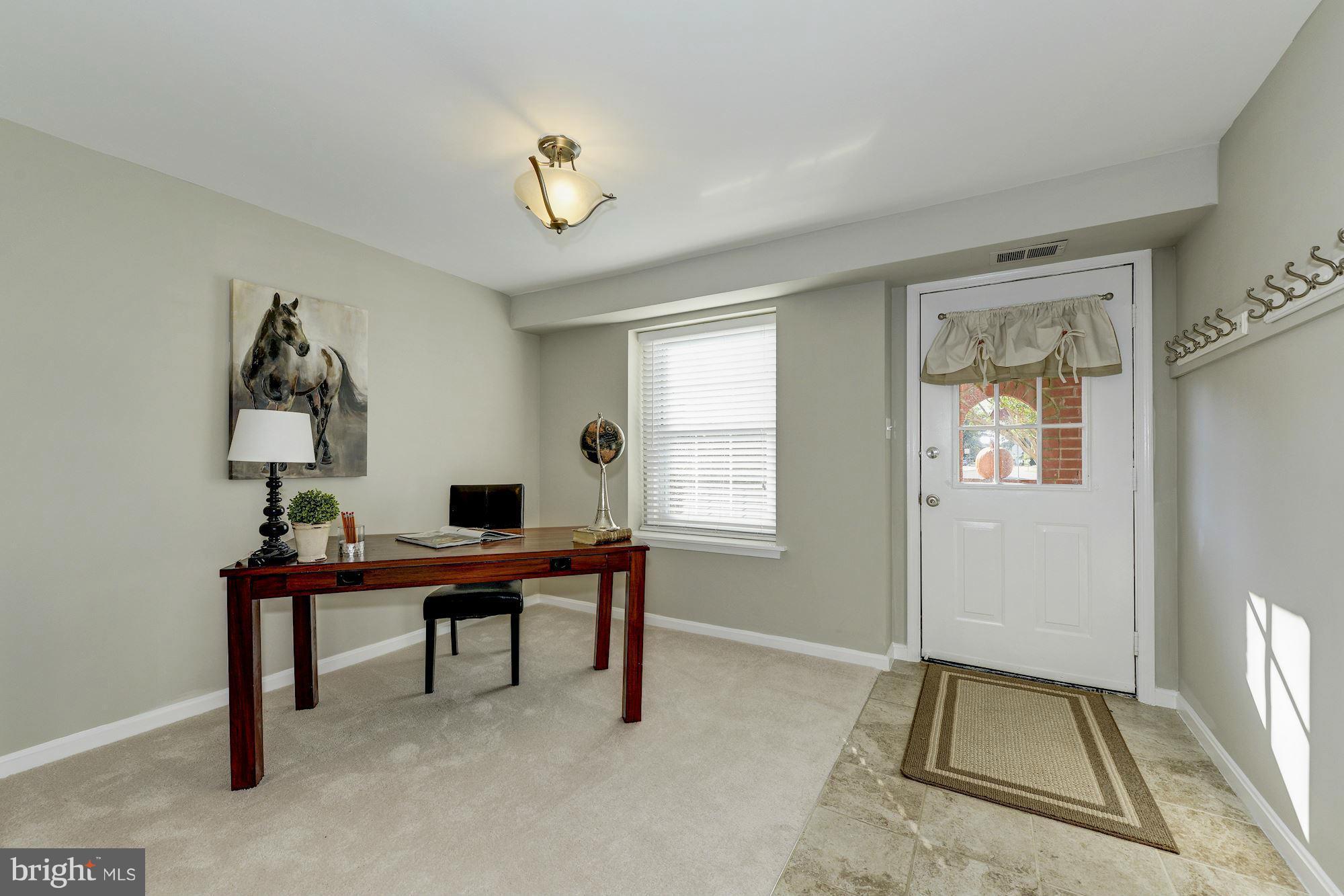 PINEWOOD LAKE - Residential